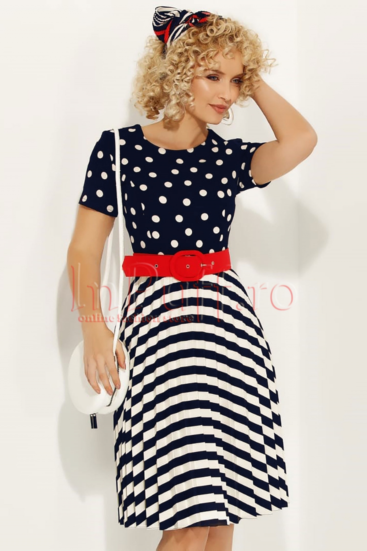 Rochie fofy bleumarin pliuri cu imprimeu alb si curea rosie
