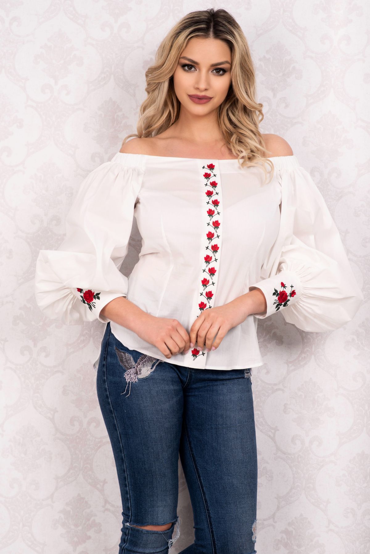 Bluza Effect alba cu broderie florala
