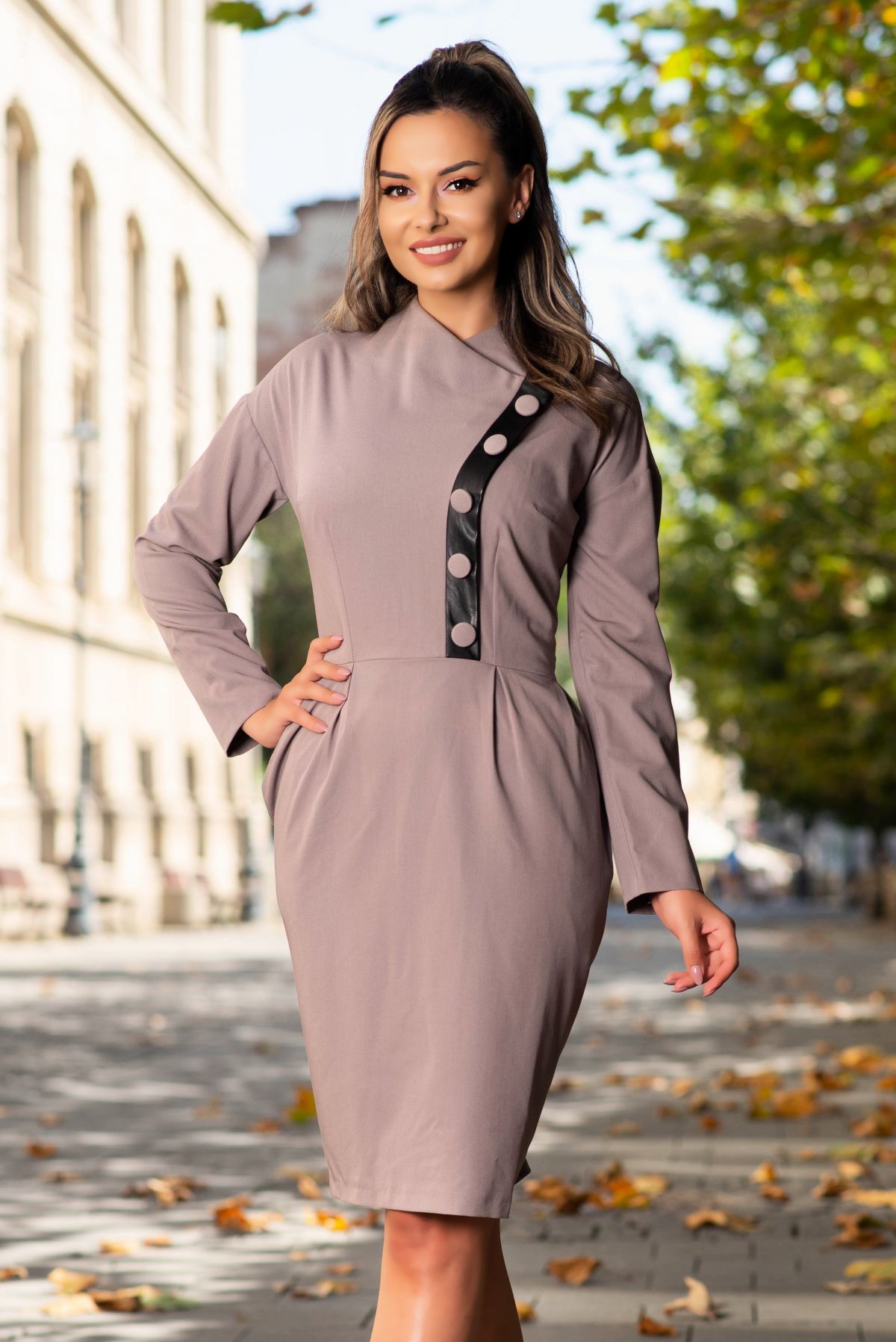 Rochie dama midi cappucino cu nasturi imbracati