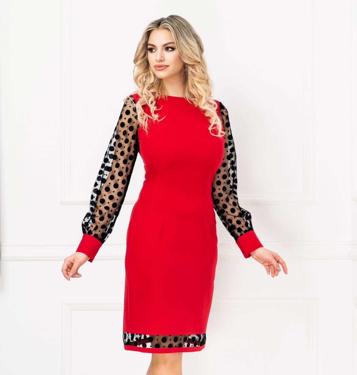 Rochie InPuff de zi rosie cu maneci din tul negru si buline din catifea