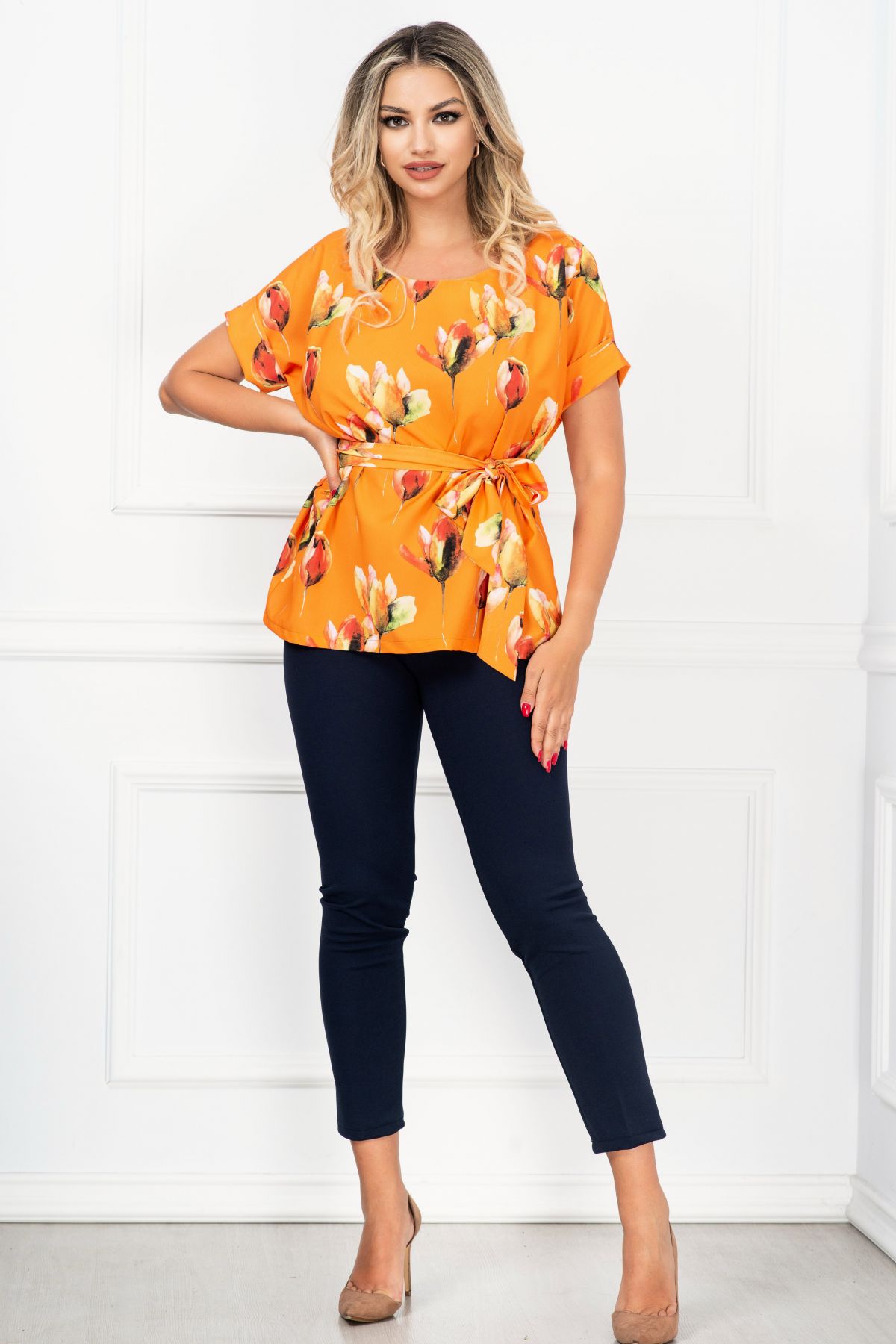 Compleu dama lejer cu bluza orange si print lalele By InPuff