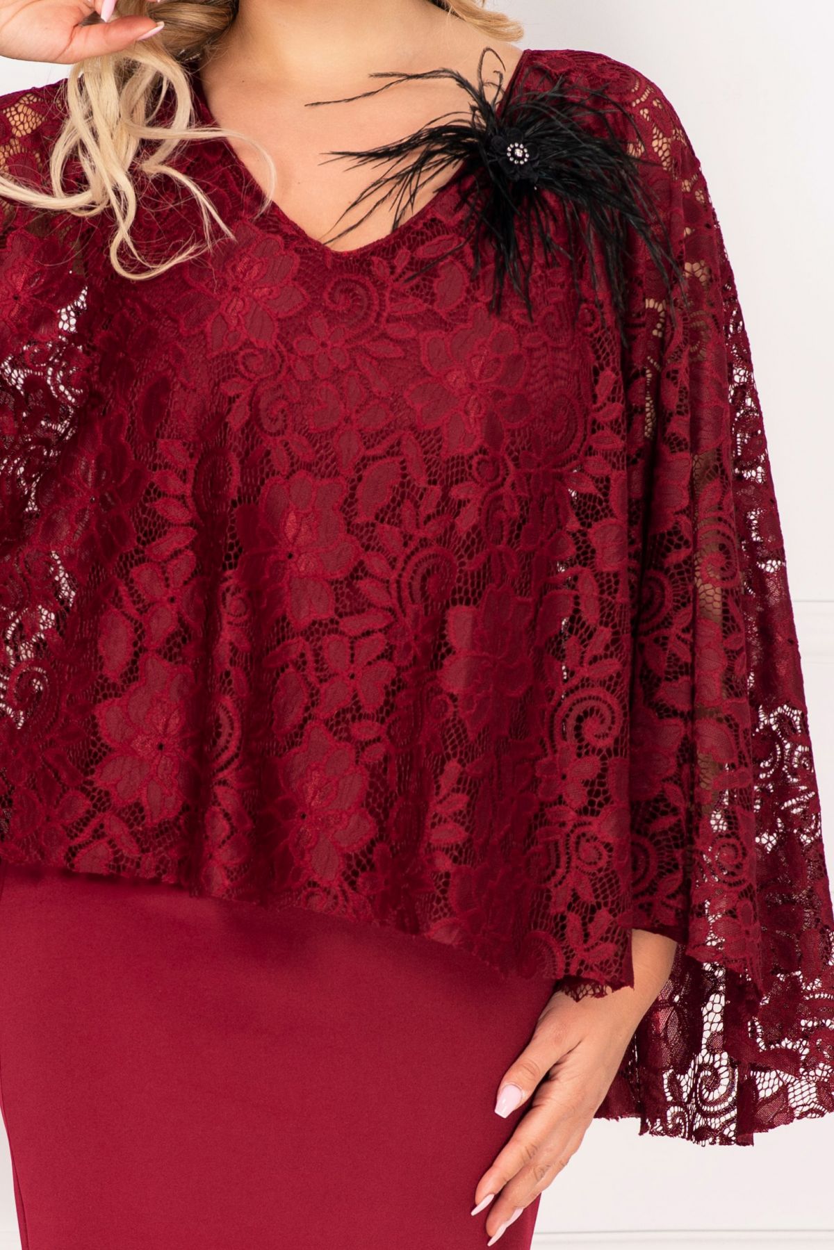 Rochie de ocazie Gina bordo cu dantela si accesoriu cu fulgi by InPuff