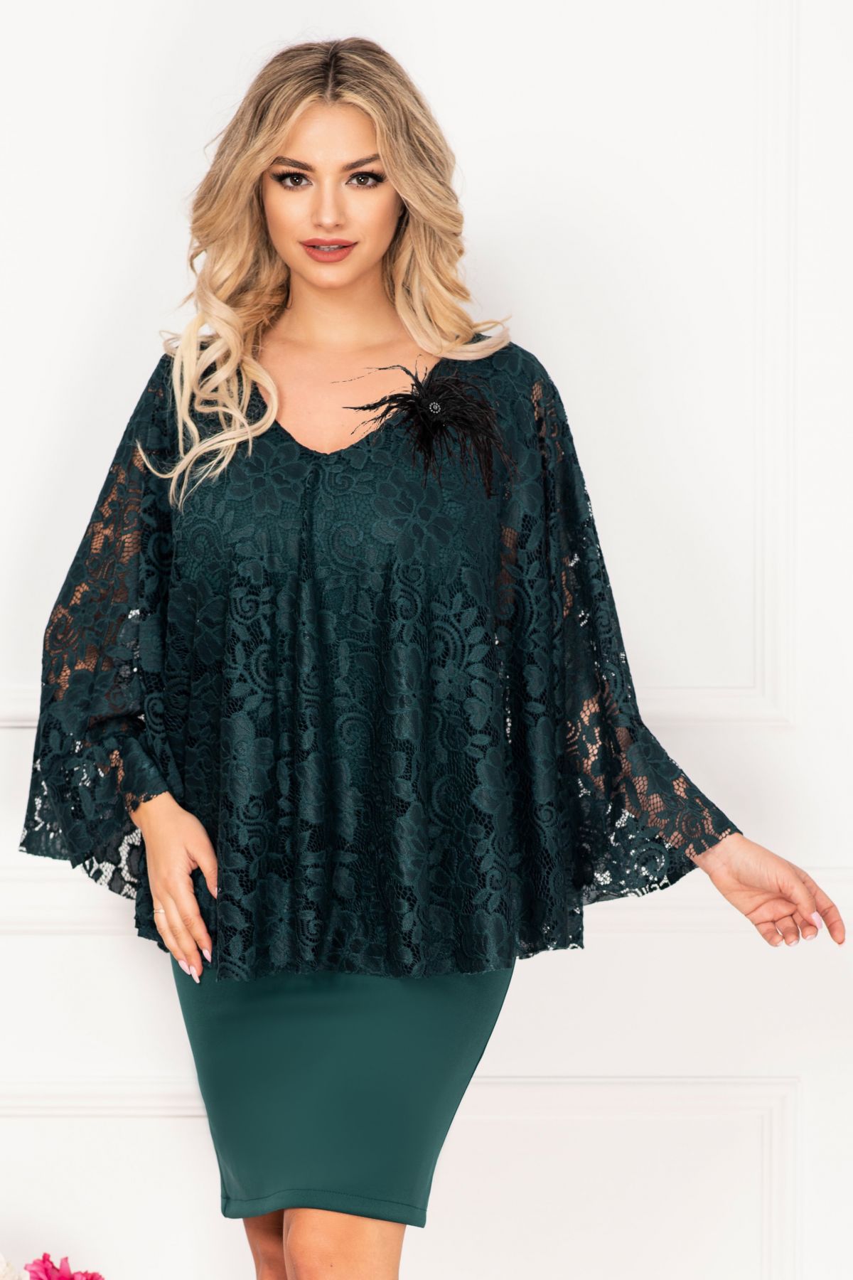 Rochie de ocazie Gina verde cu dantela si accesoriu cu fulgi by InPuff