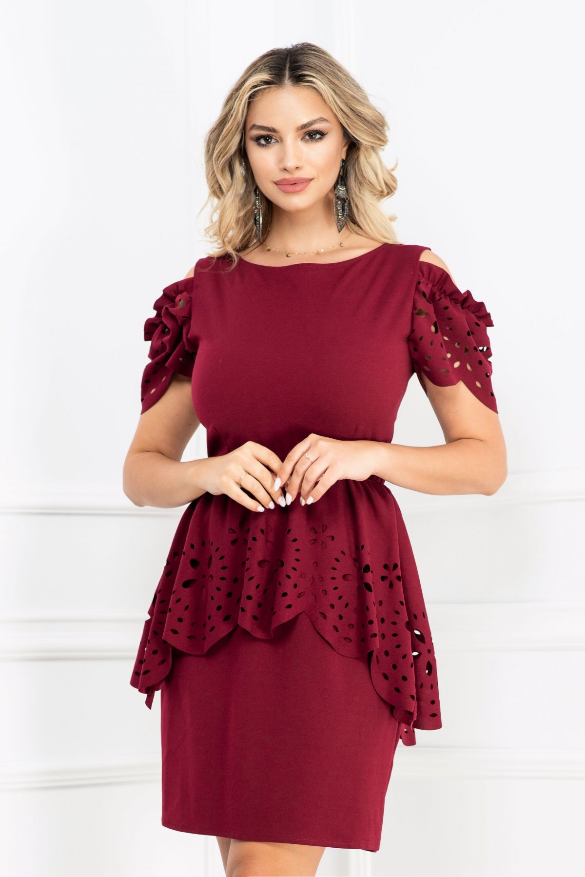 Rochie de ocazie Livia bordo cu peplum si material perforat By InPuff