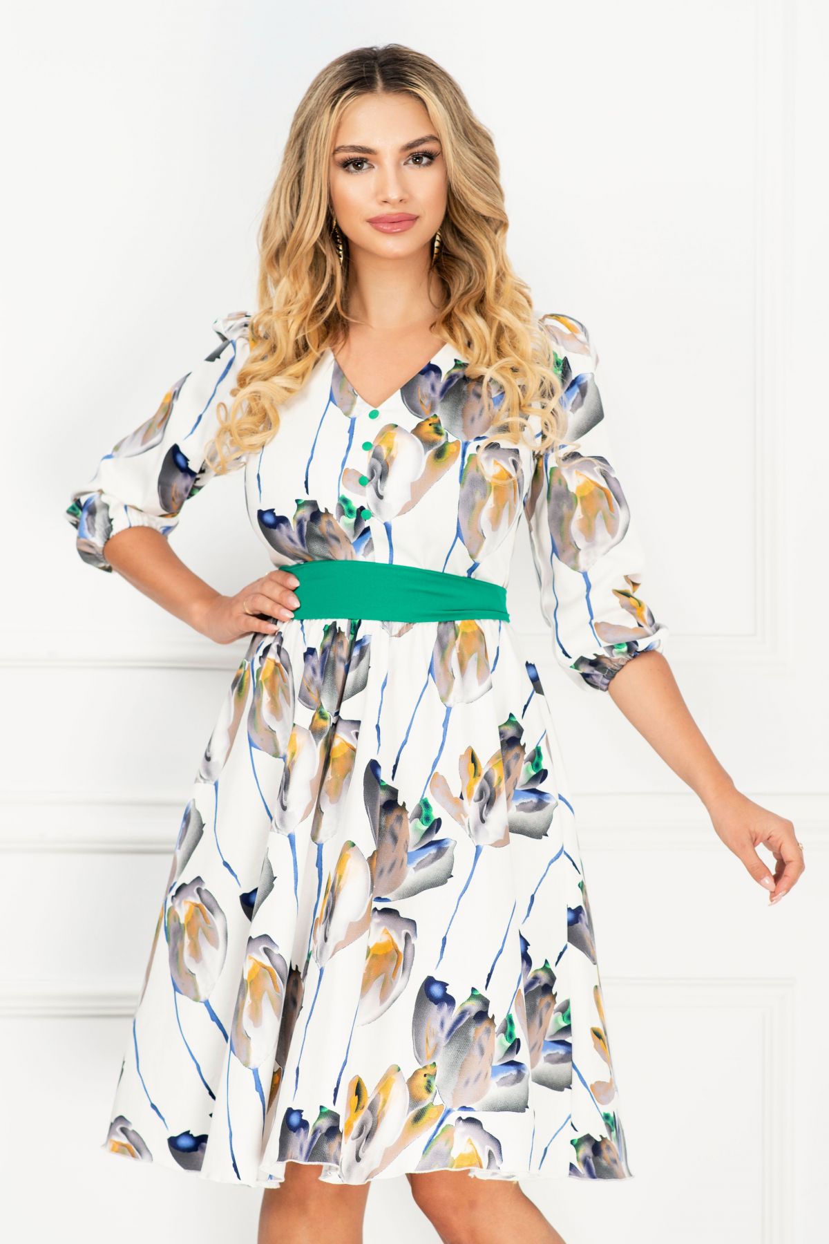 Rochie InPuff de zi ecru in clos cu imprimeu floral tip pictura