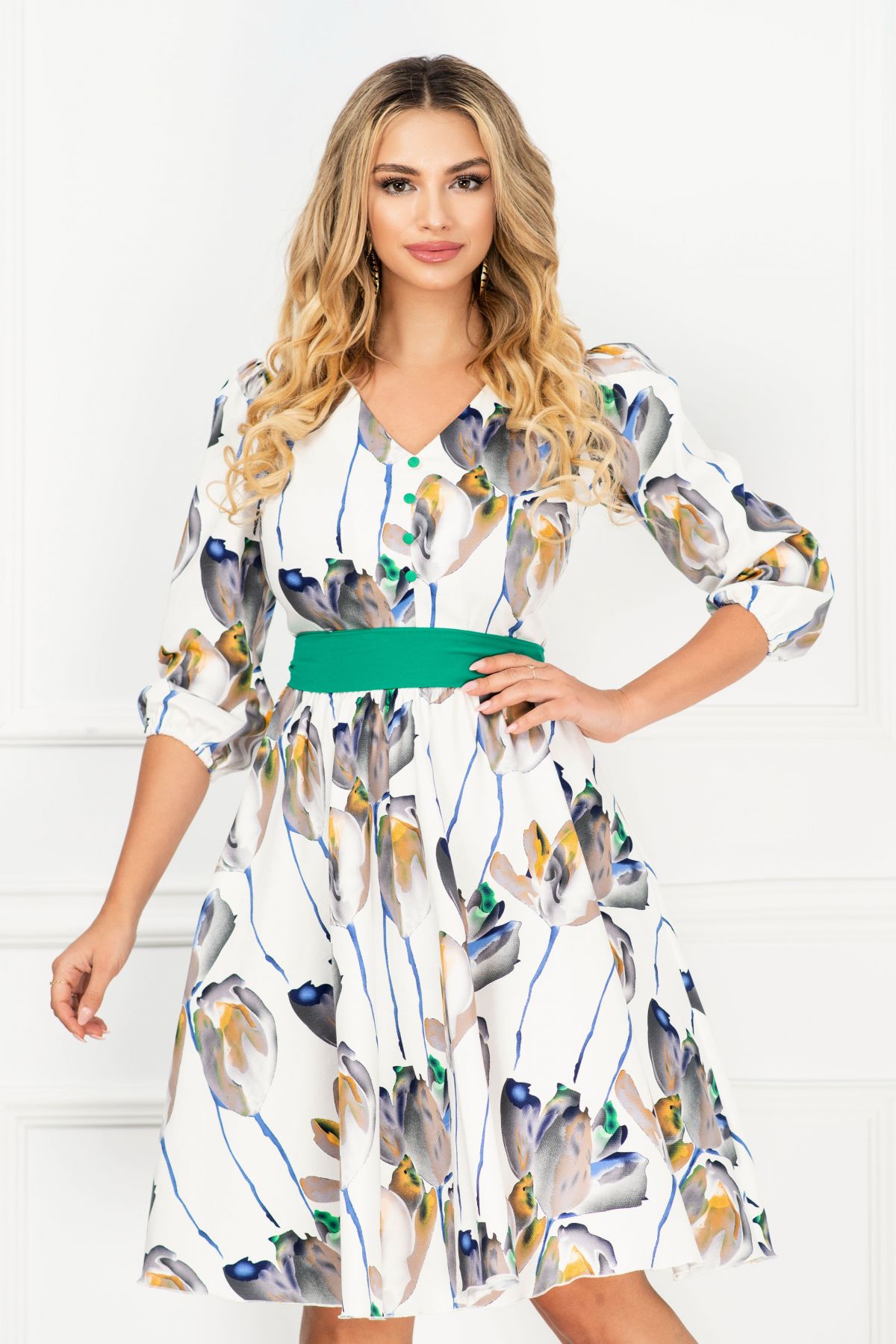 Rochie InPuff de zi ecru in clos cu imprimeu floral tip pictura