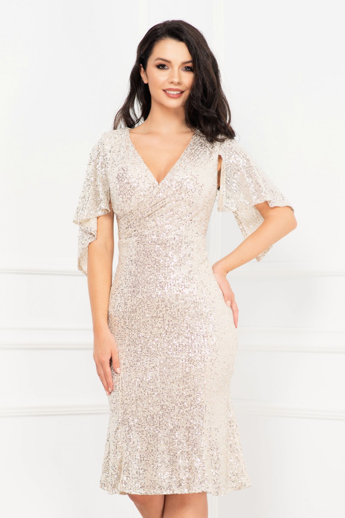 Rochie de seara argintie eleganta din paiete cu maneca tip liliac 2023 ❤️ Pret Super inpuff.ro imagine noua 2022