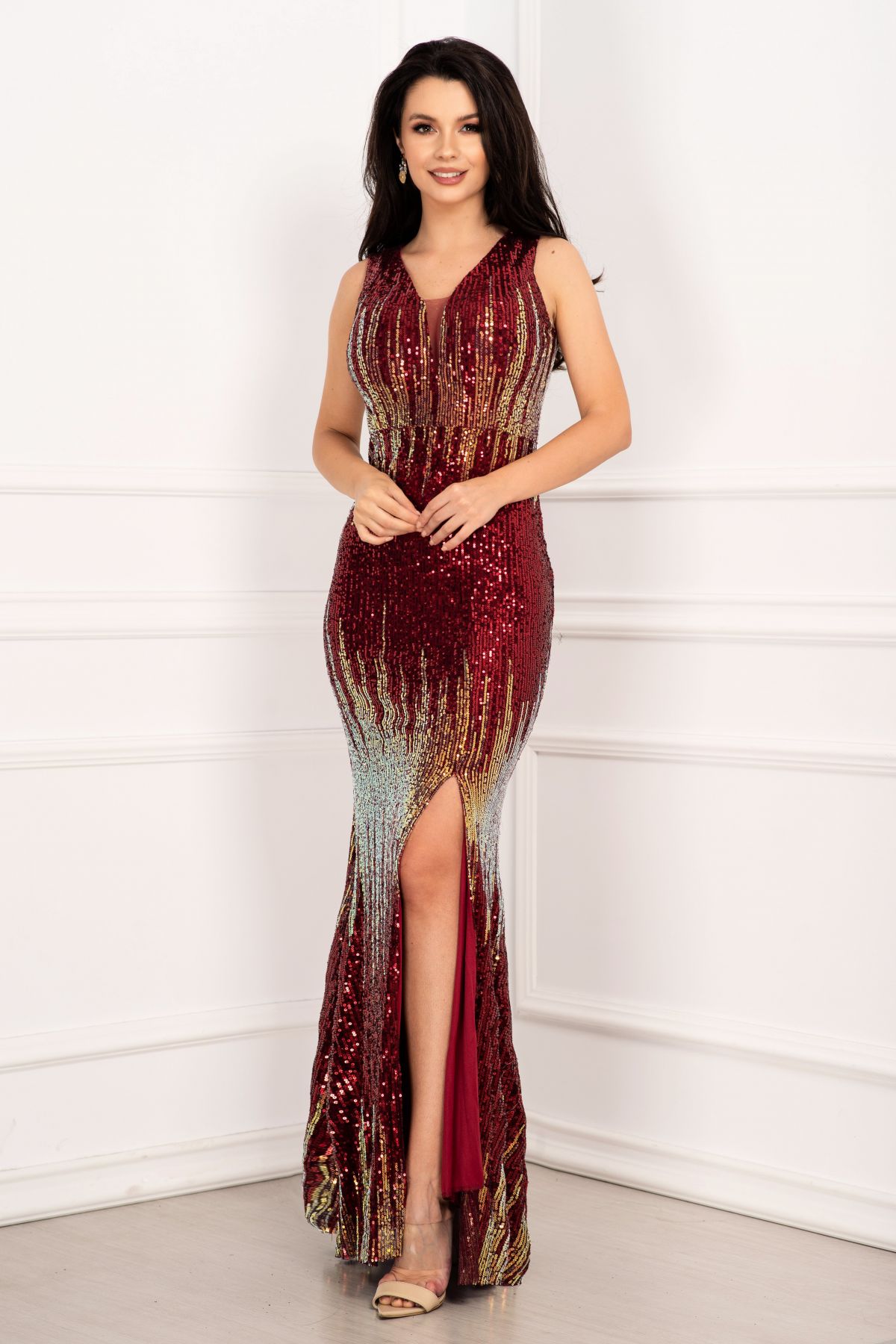 Rochie eleganta bordo tip sirena din paiete cu insertii aurii