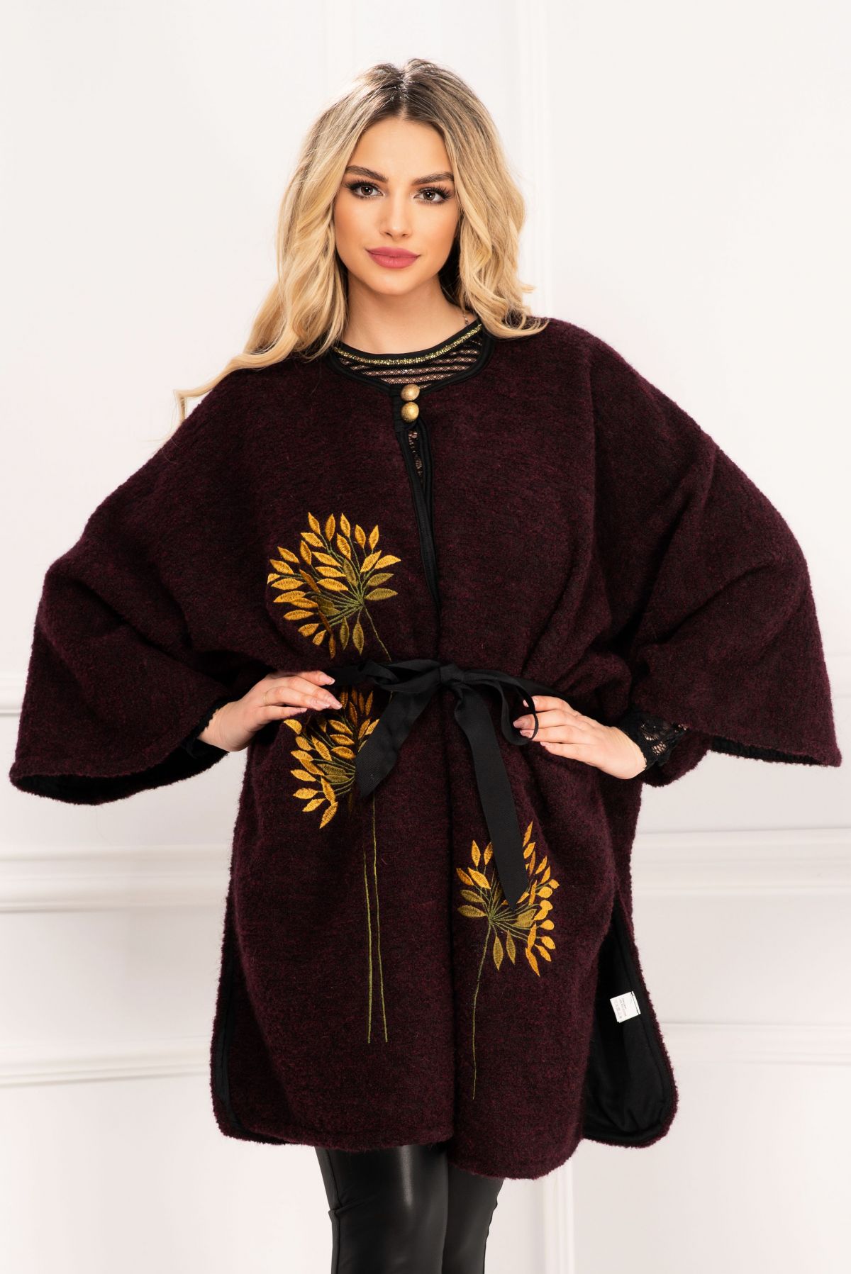 Capa eleganta grena din lana cu broderie mustar