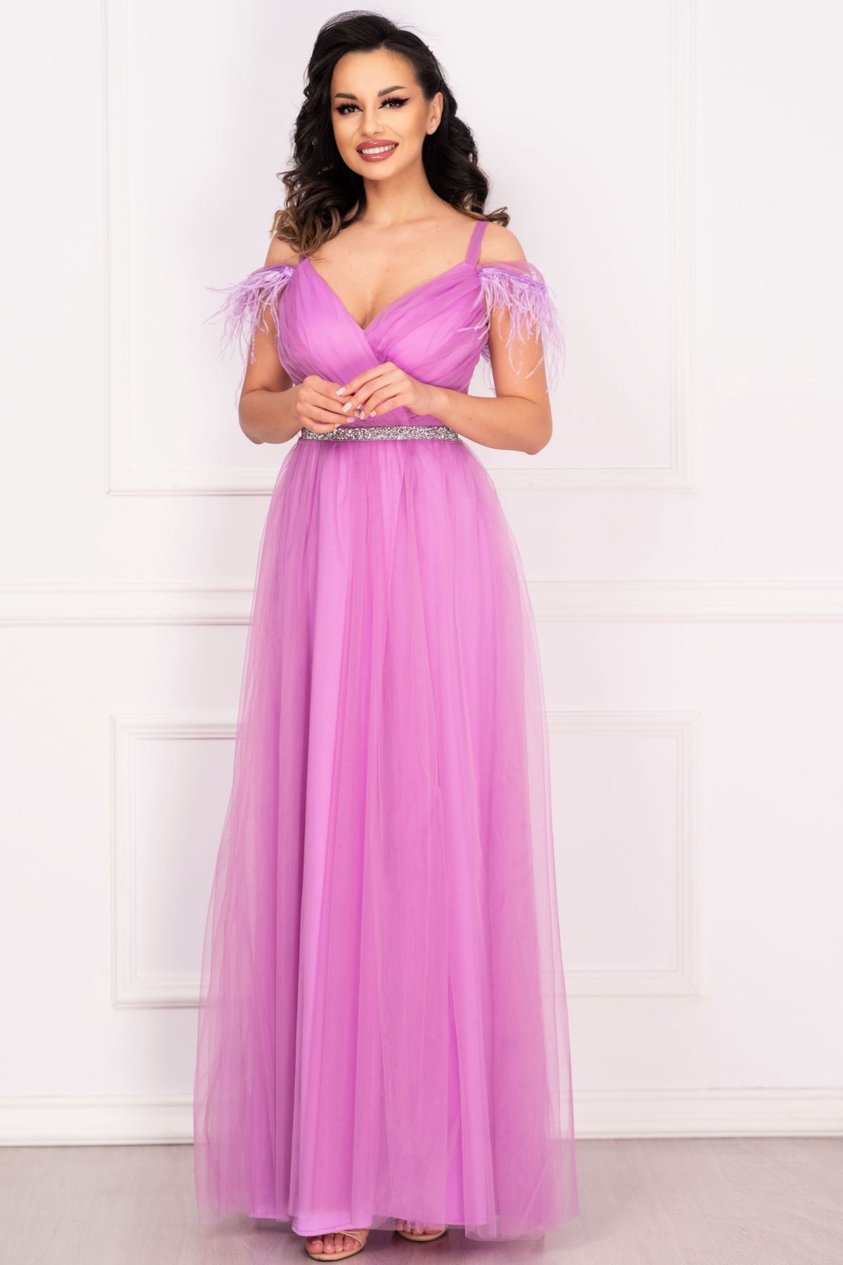 Rochie eleganta lavanda lunga din tulle accesorizata cu fulgi la umeri
