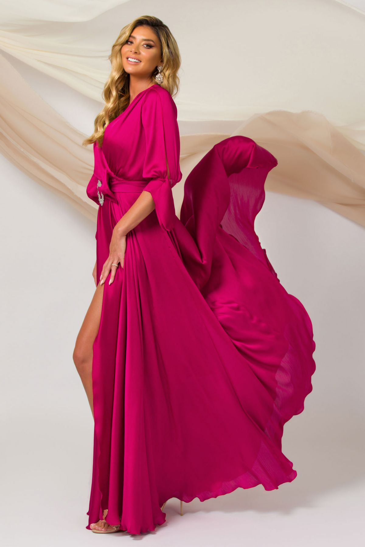 Rochie Pretty Girl lunga de seara fucsia cu cordon tip funda