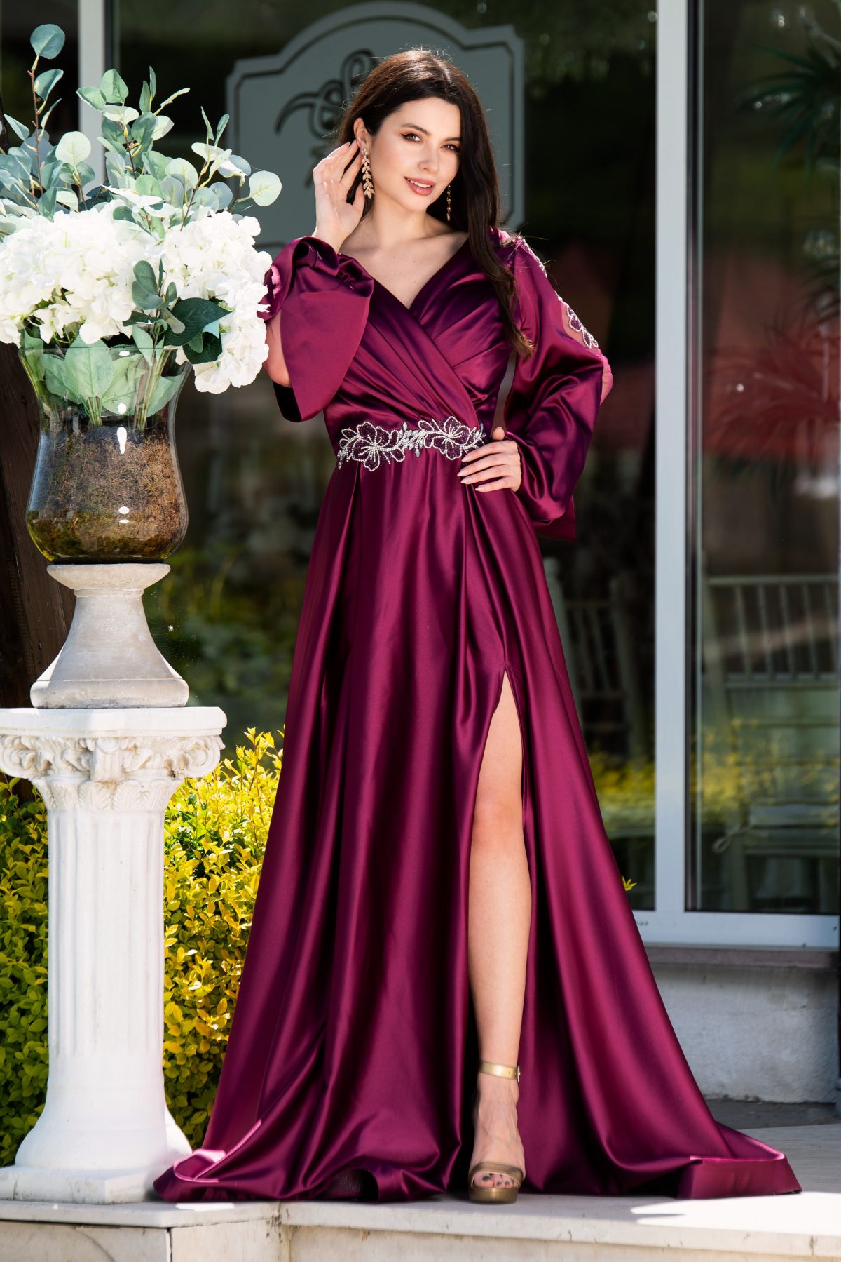 Rochie de lux Mariposa magenta lunga cu detaliu pretios in talie