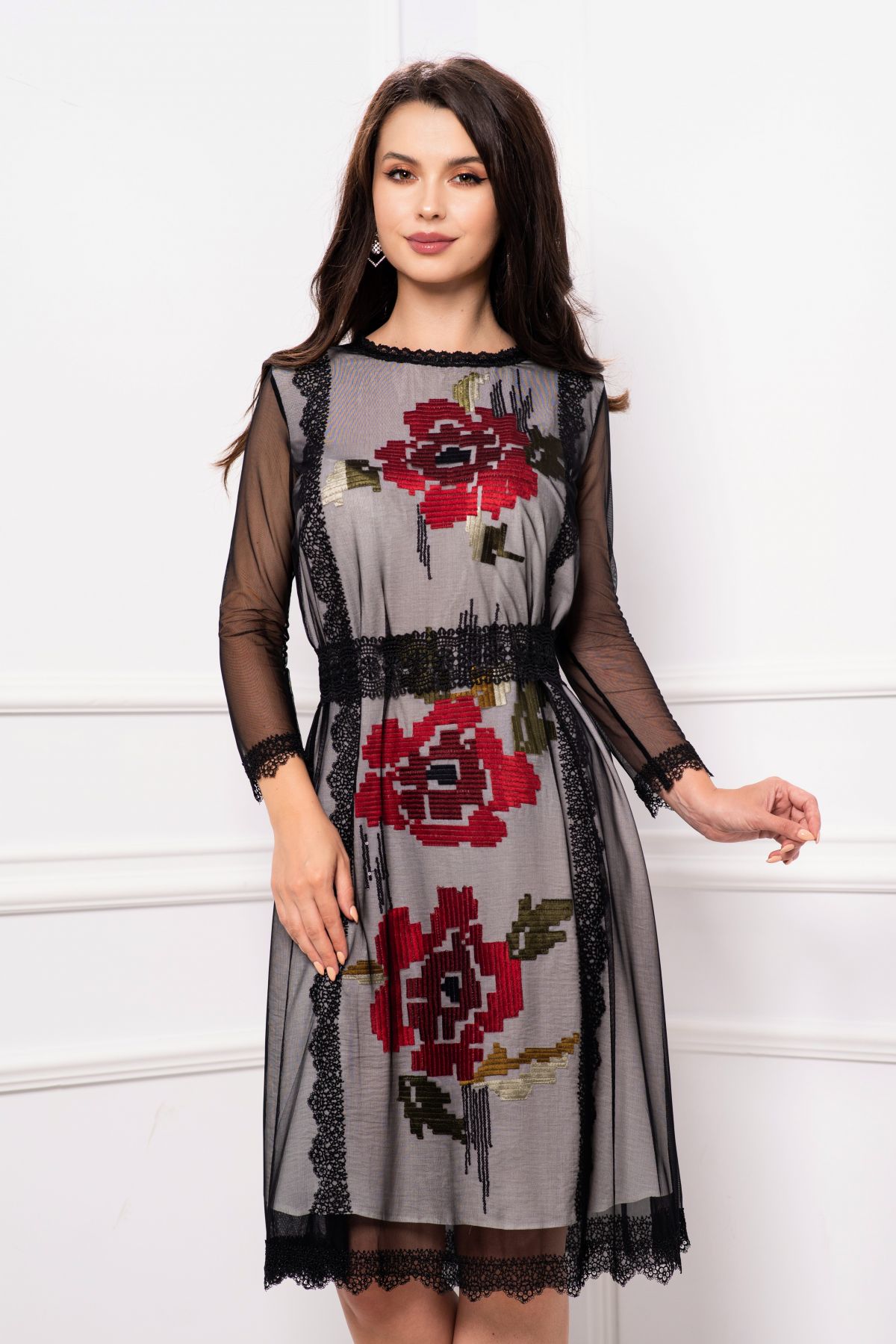 Rochie de zi traditionala Effect cu broderie si tulle
