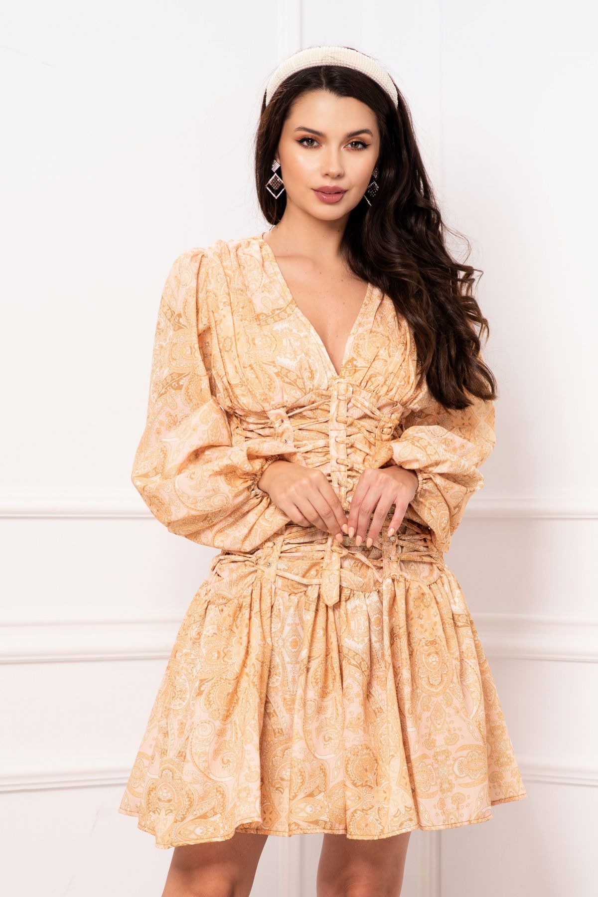 Rochie de zi eleganta cu talie tip corset si imprimeu aztec