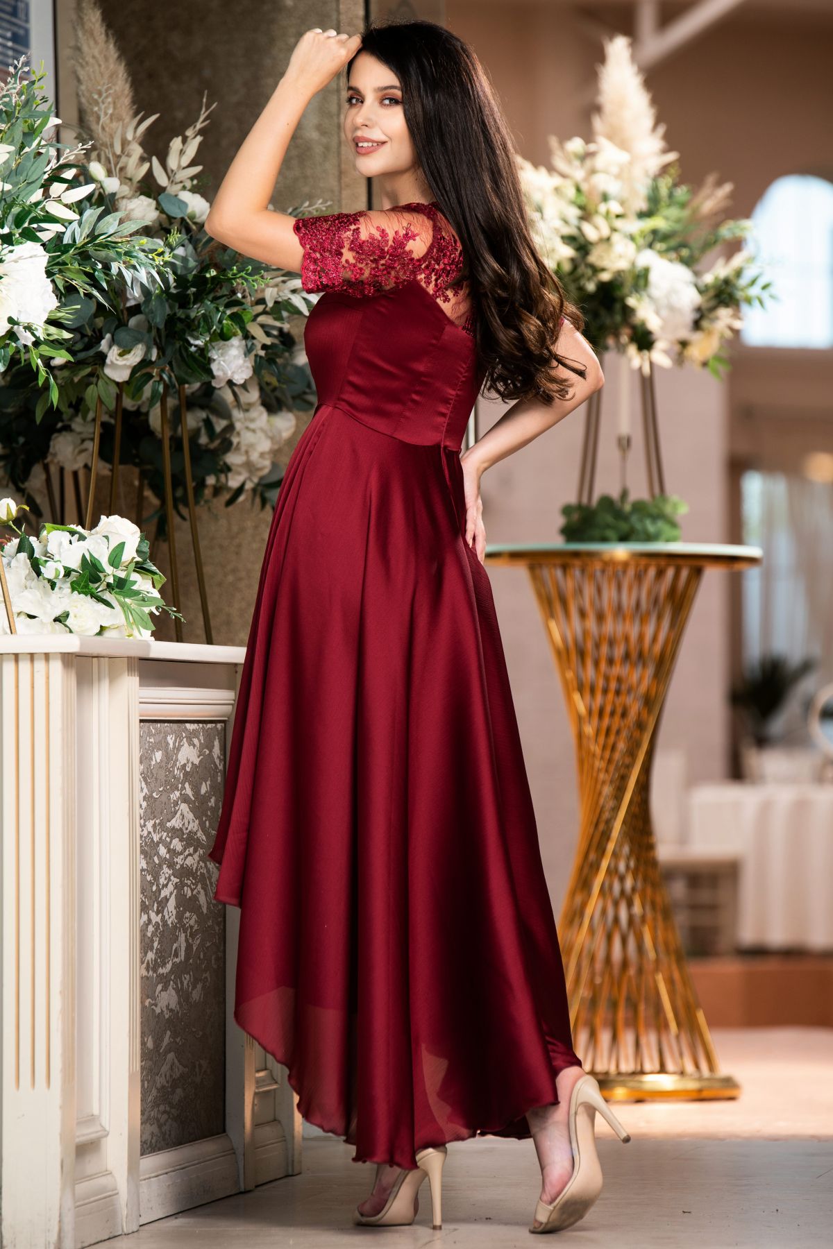 Rochie de ocazie bordo asimetrica cu broderie pretioasa