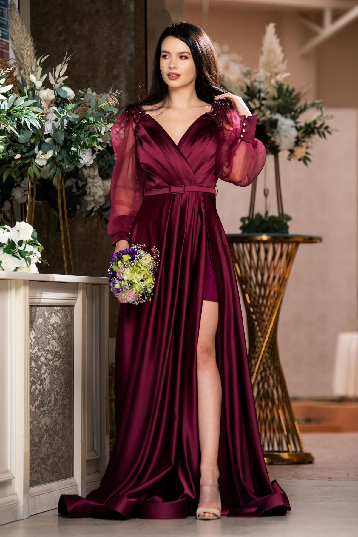 Rochie de seara Eliana magenta satinata cu aplicatii pretioase