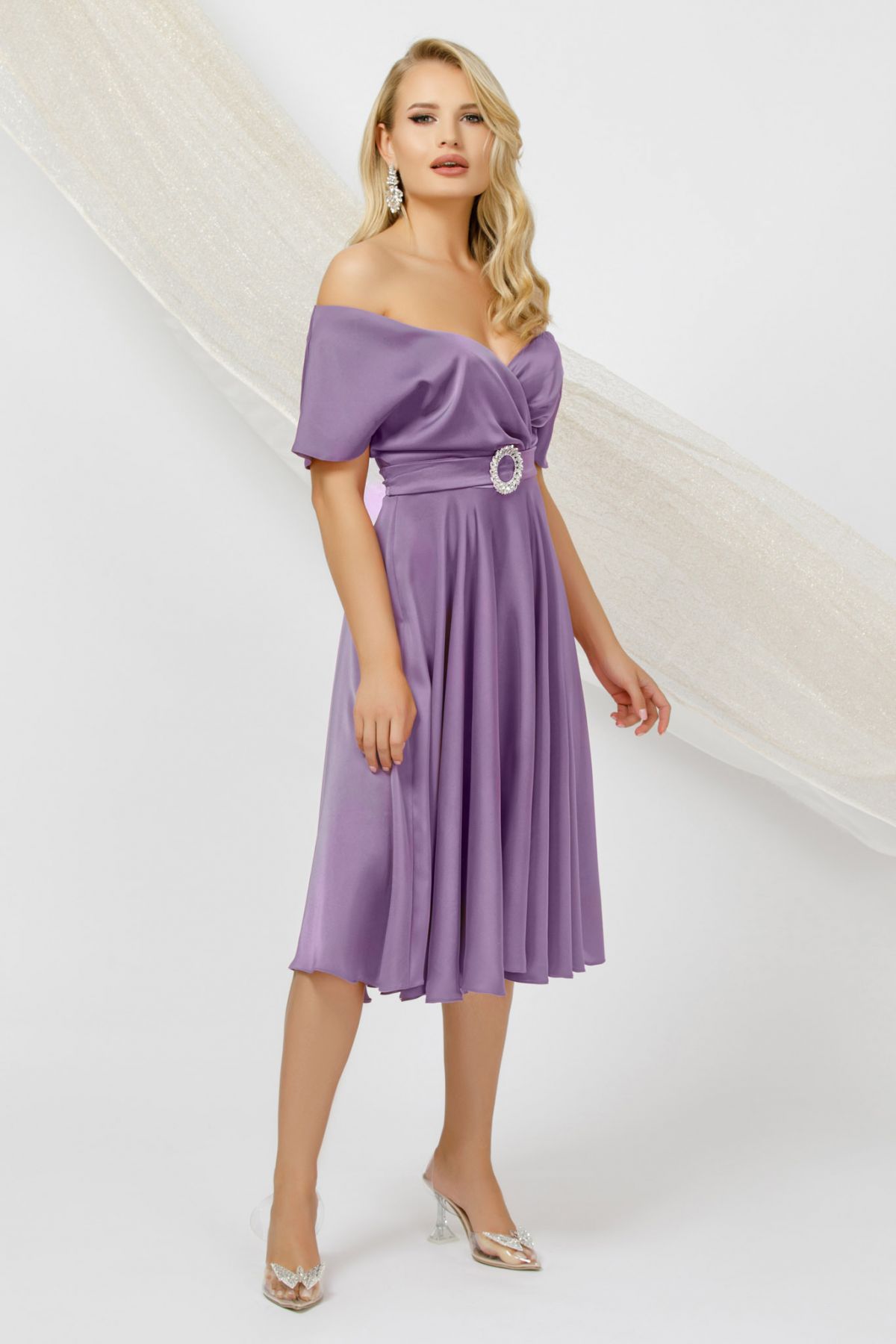 Rochie midi Pretty Girl mov in clos de ocazie cu decolteu petrecut