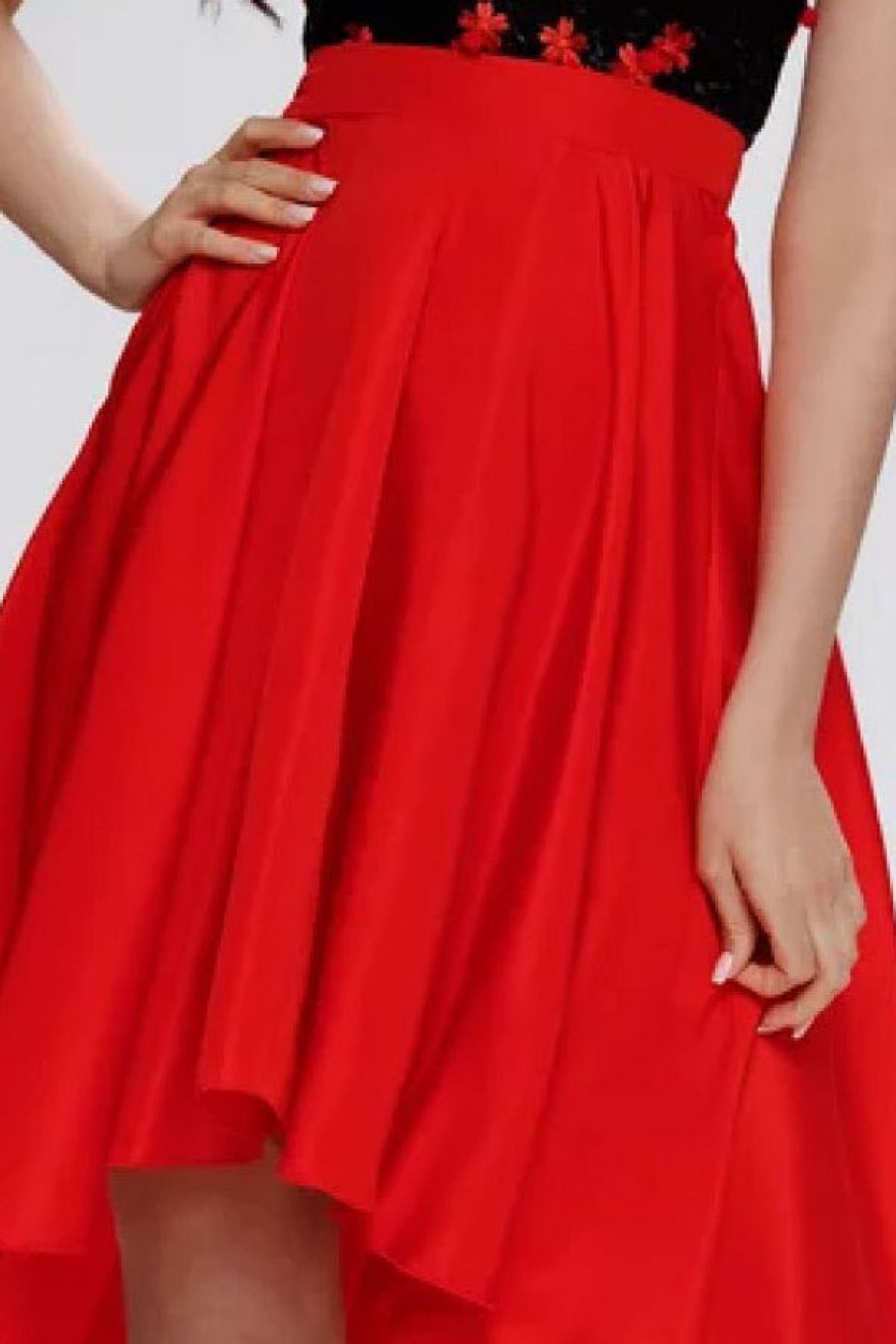 Rochie de ocazie Fofy rosie cu bust din tulle brodat cu floricele