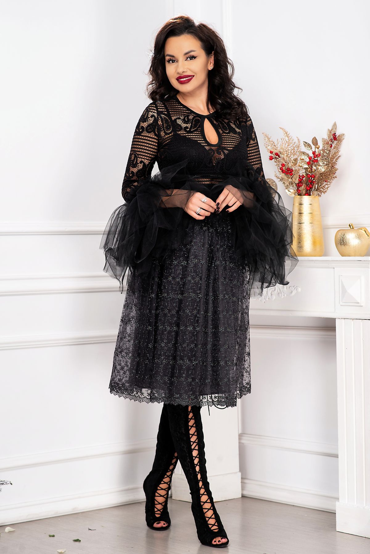 Fusta eleganta din tulle cu fir argintiu brodat