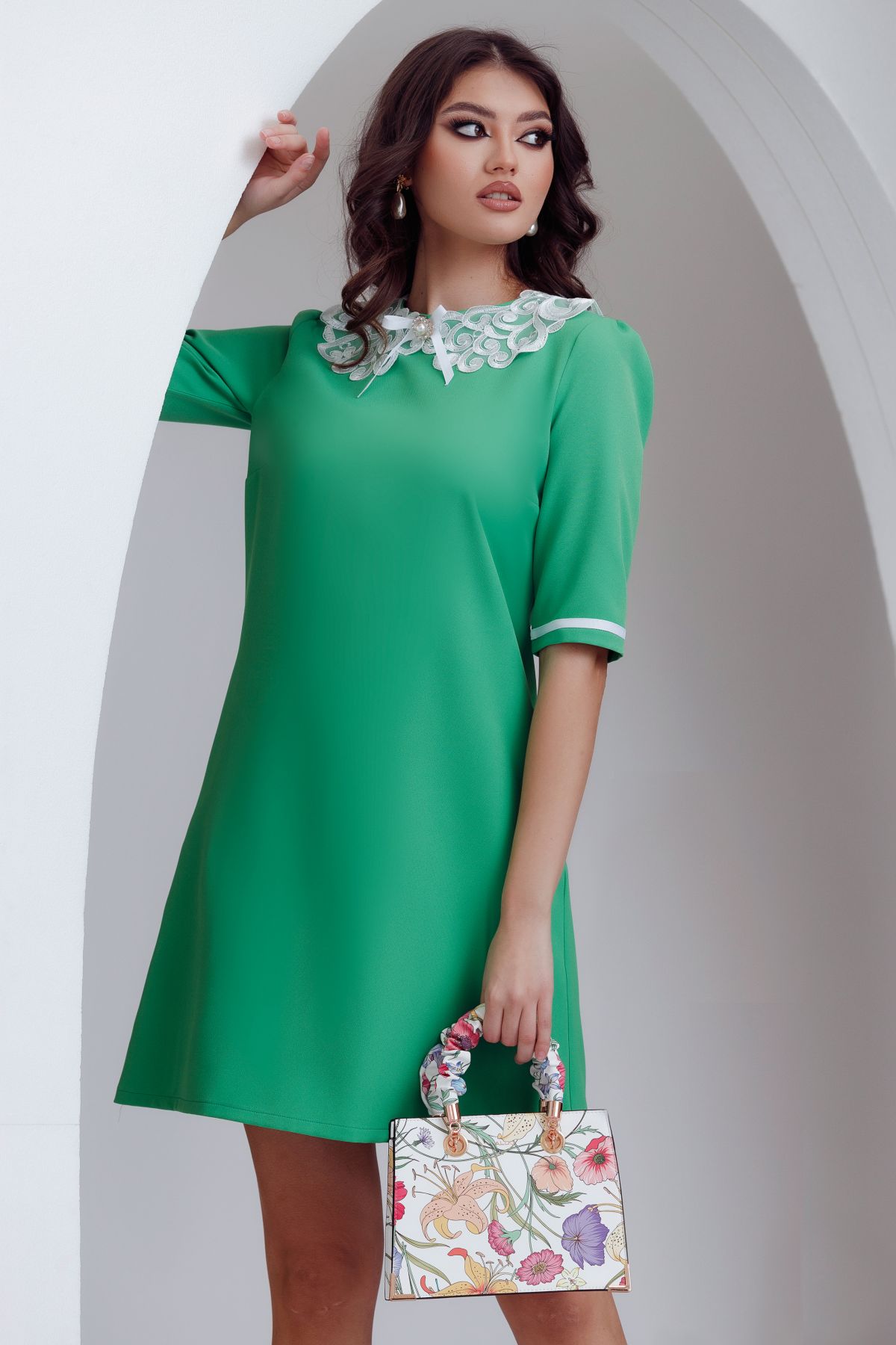 Rochie de zi Fofy verde in A cu guler brodat