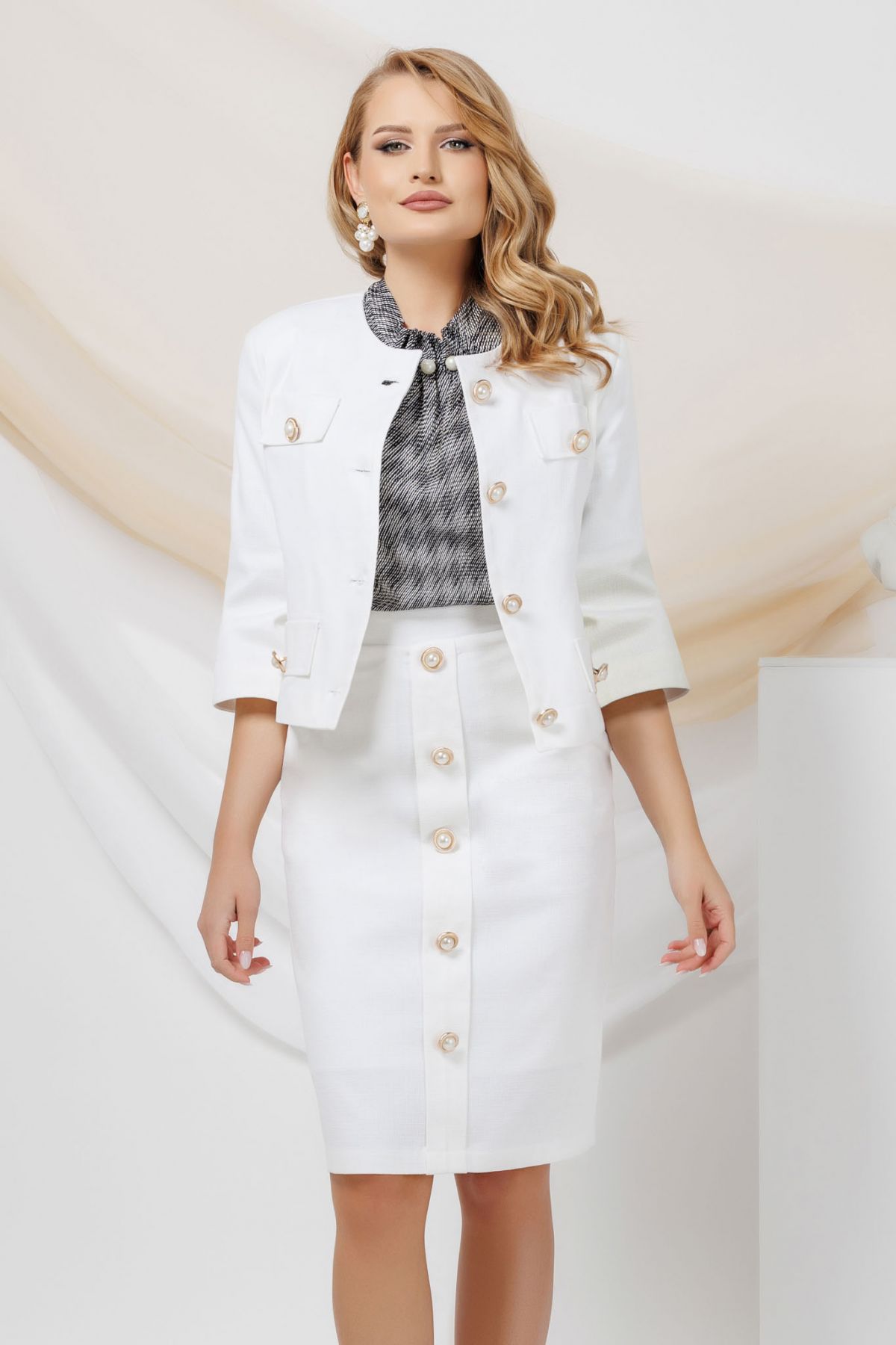 Fusta eleganta Pretty Girl alba texturata din bumbac cu nasturi perla