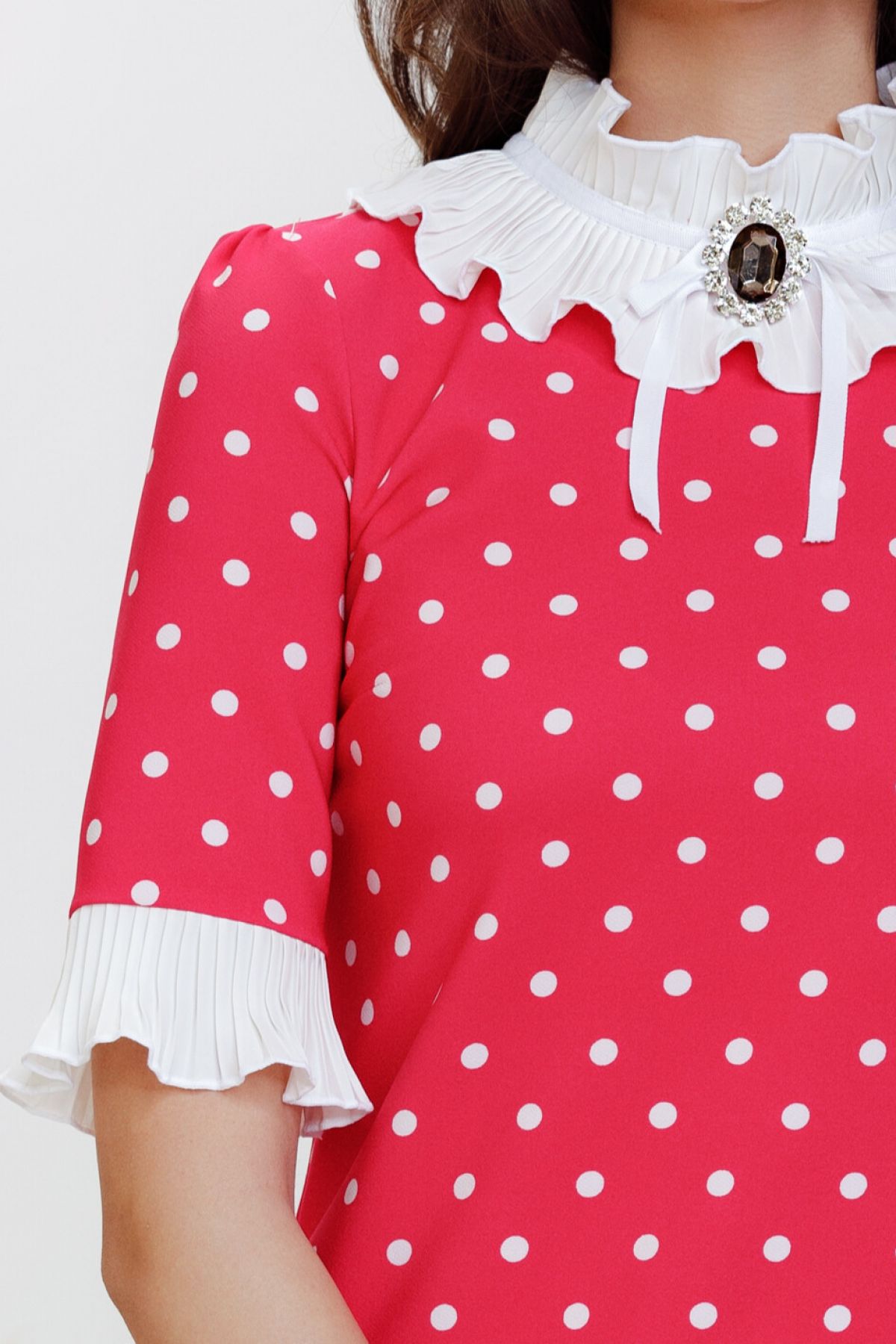 Rochie de zi Fofy in A ciclame cu buline albe guler si mansete plisate