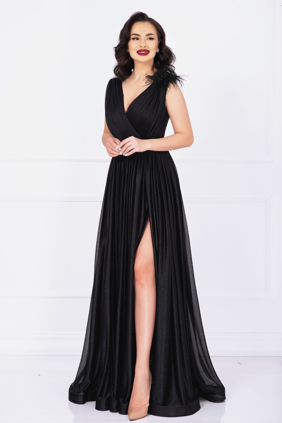 Poze Rochie Maia de nasa neagra lunga eleganta cu sclipici si accesoriu cu fulgi inpuff.ro