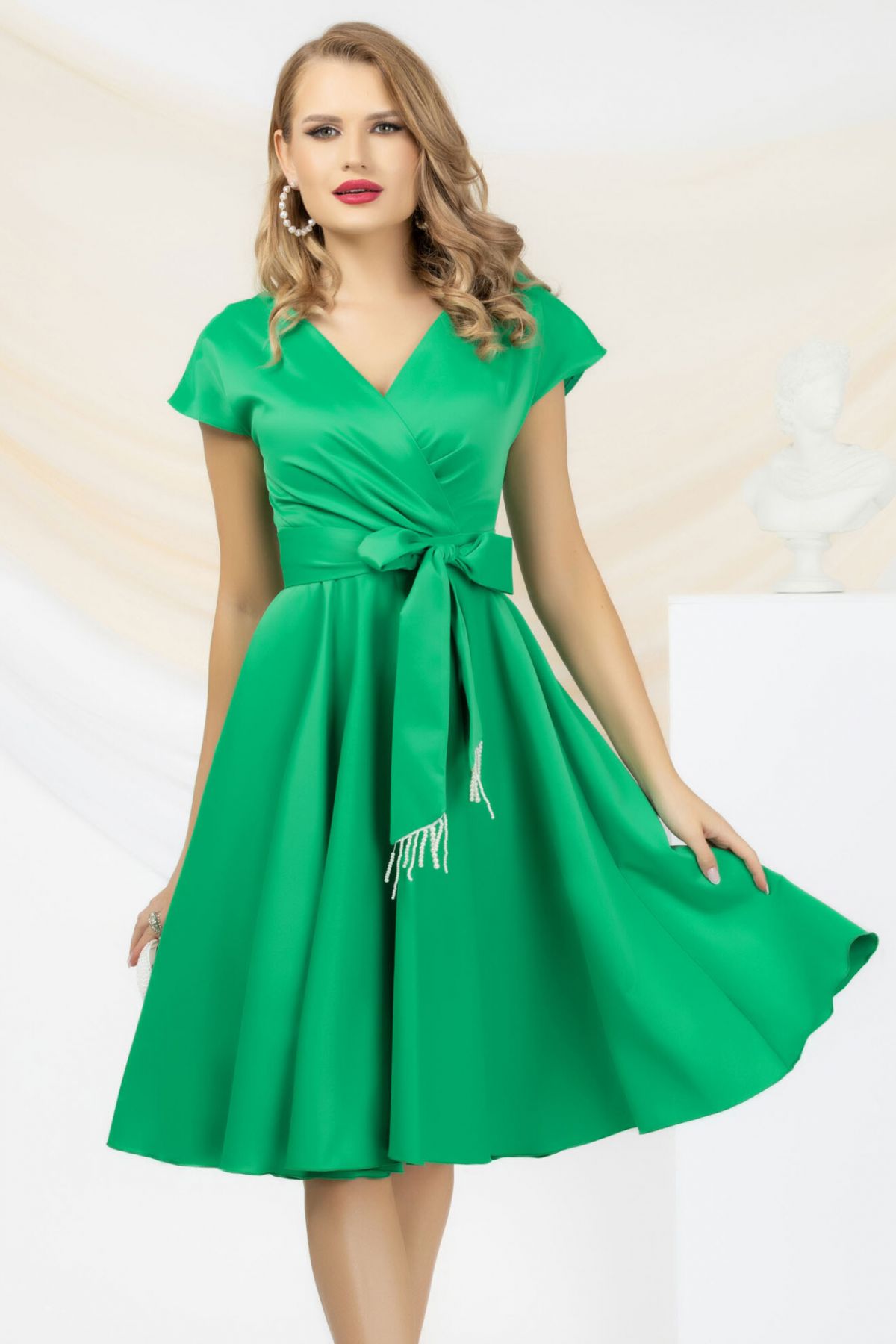 Rochie eleganta Pretty Girl verde in clos cu cordon detasabil