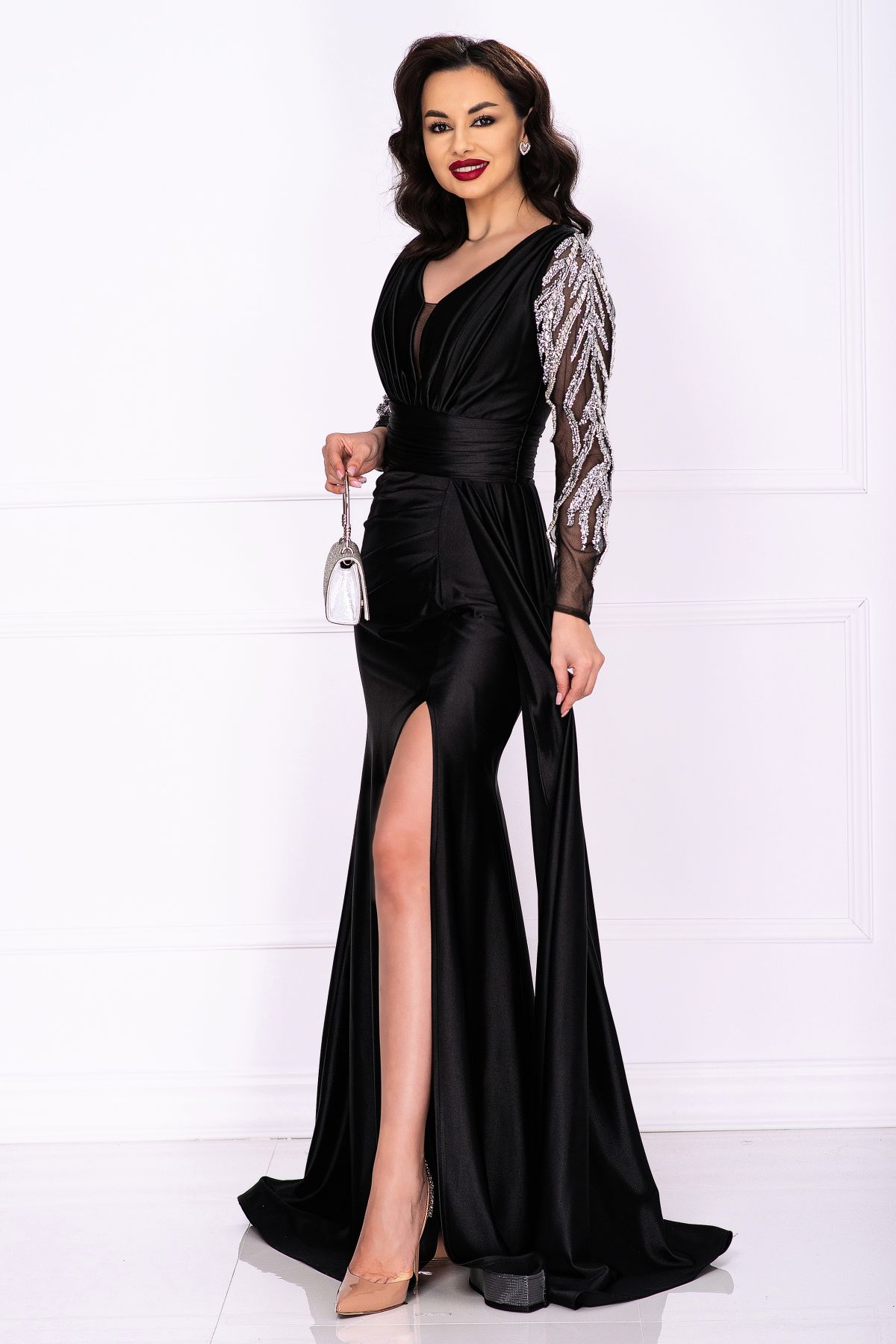 Rochie de lux Harmony lunga neagra cu strassuri si trena pe o parte image5