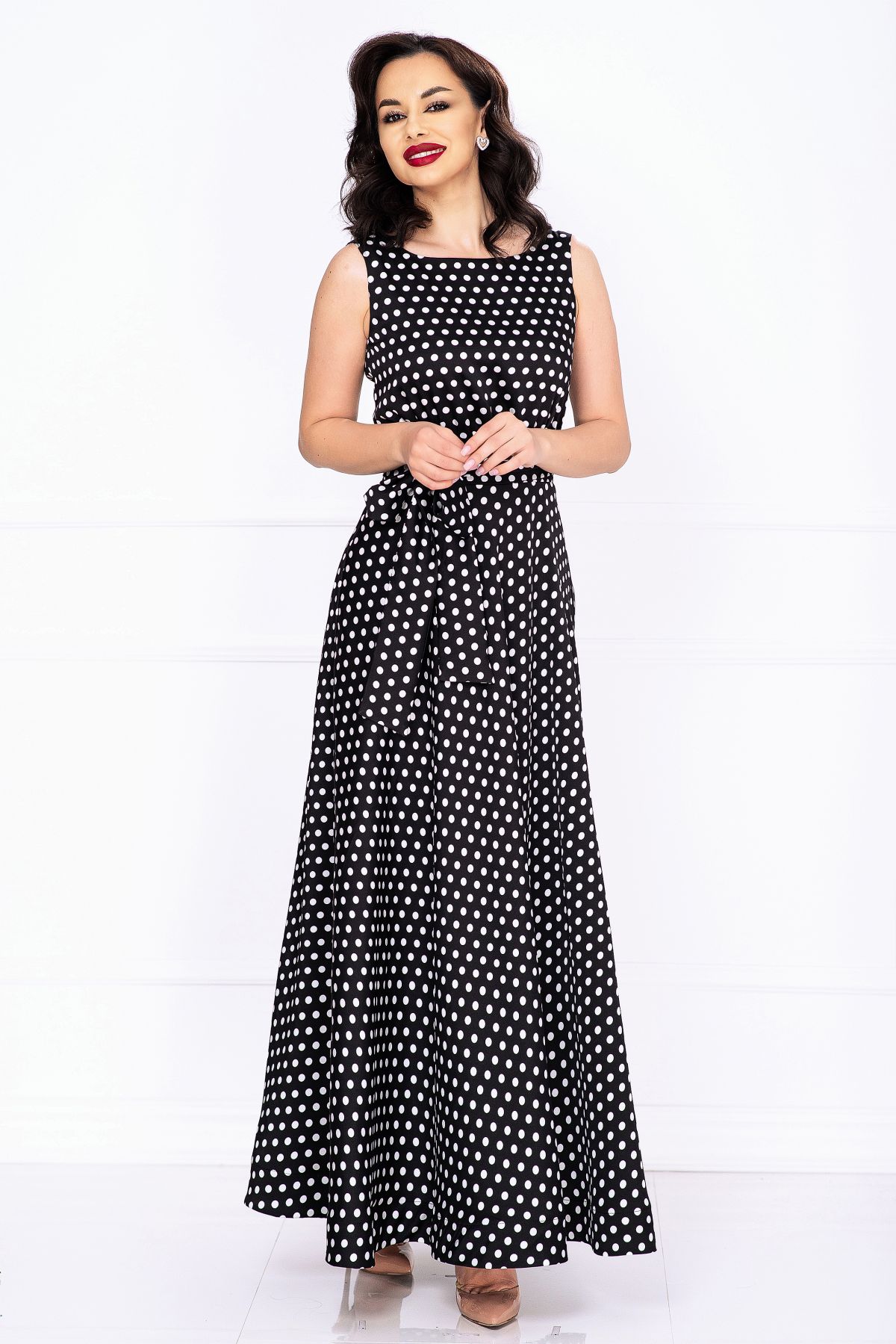 Rochie de zi eleganta Effect neagra vaporoasa cu buline albe