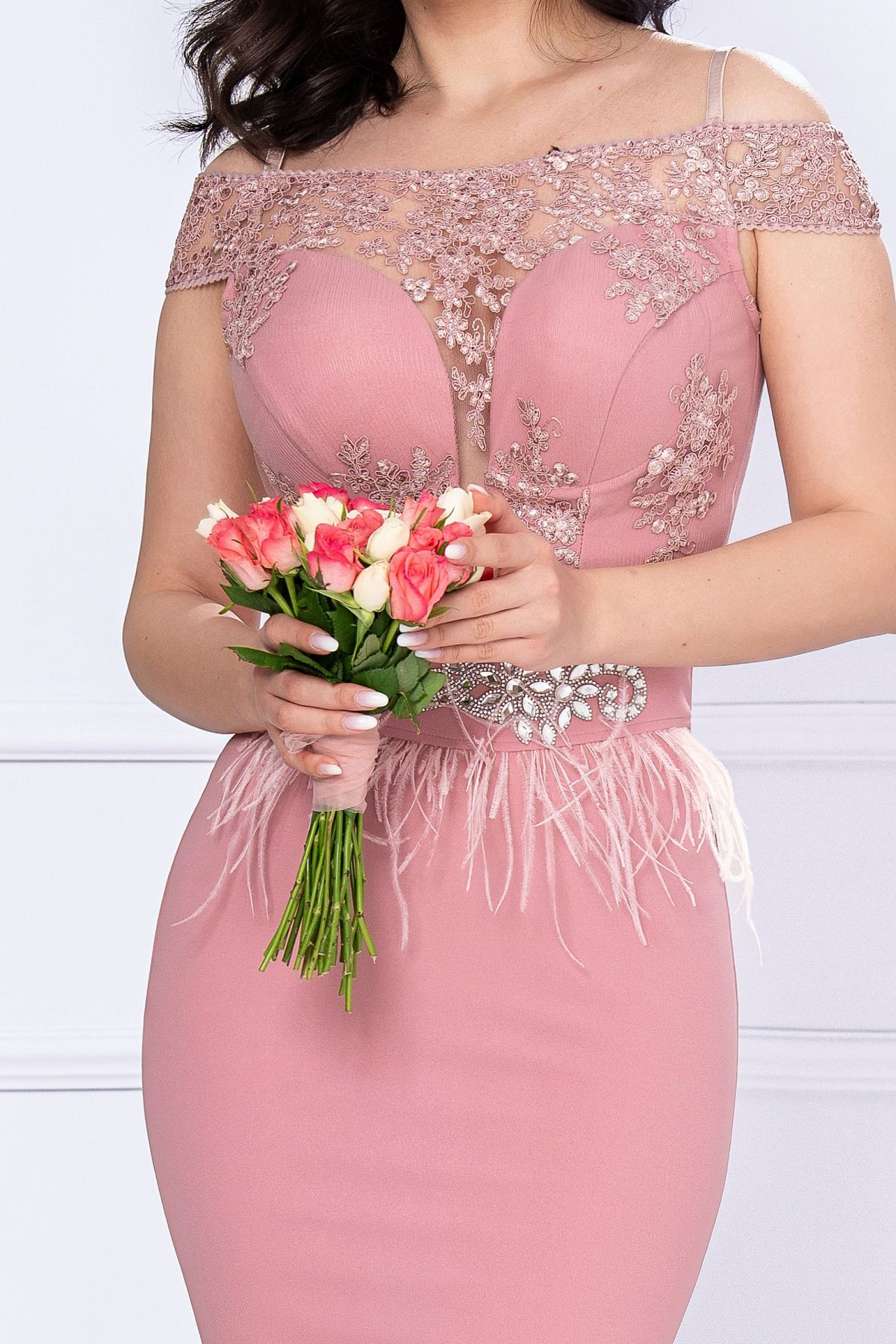 Poze Rochie de seara tip sirena Renata roz cu broderie si fulgi inpuff.ro