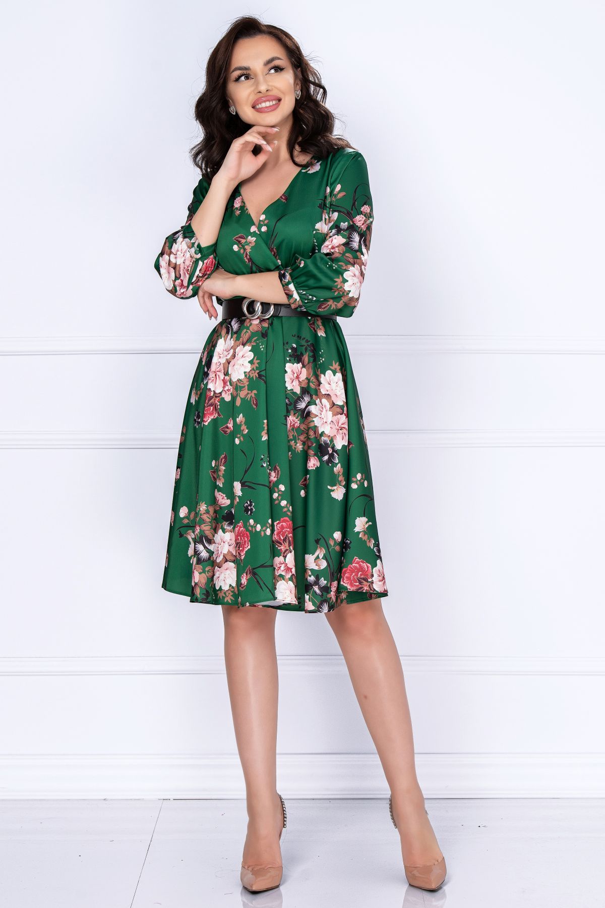 Poze Rochie din satin Venus in clos verde cu decolteu petrecut inpuff.ro