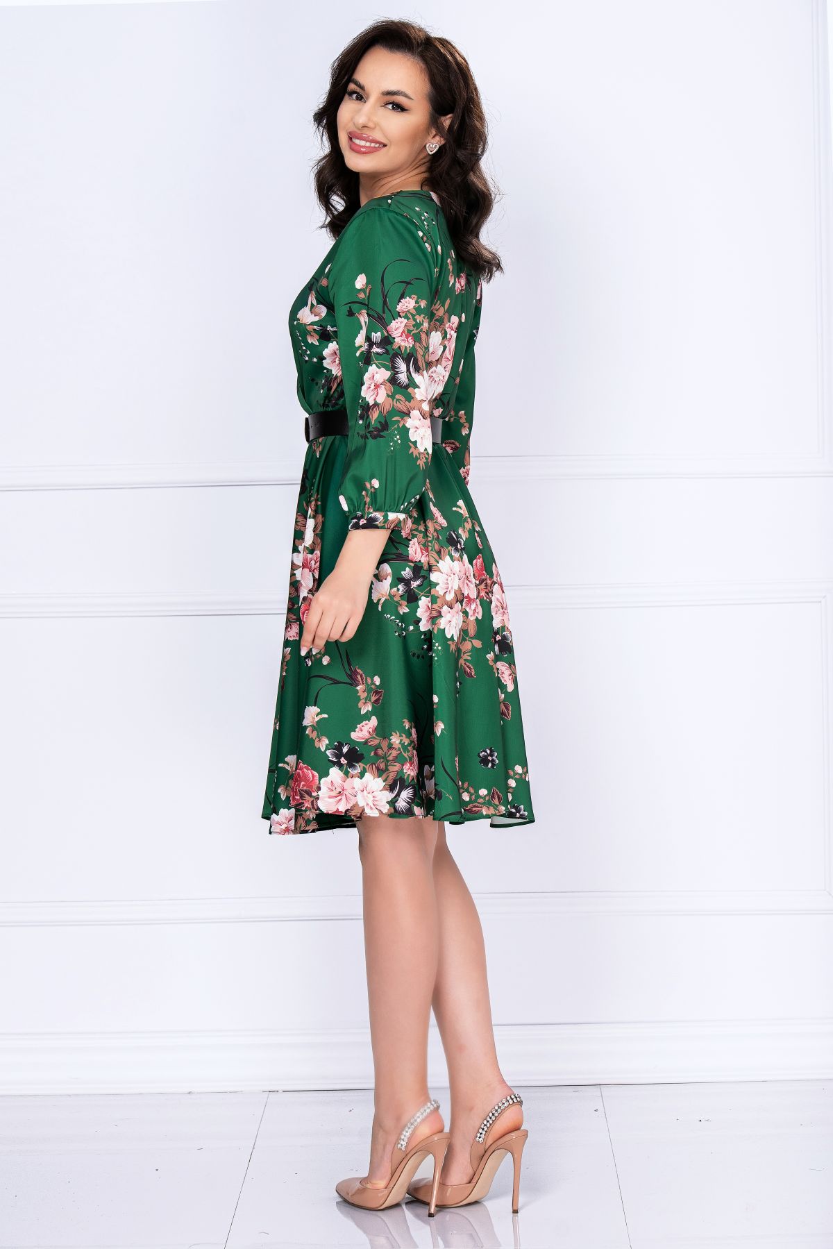 Poze Rochie din satin Venus in clos verde cu decolteu petrecut inpuff.ro