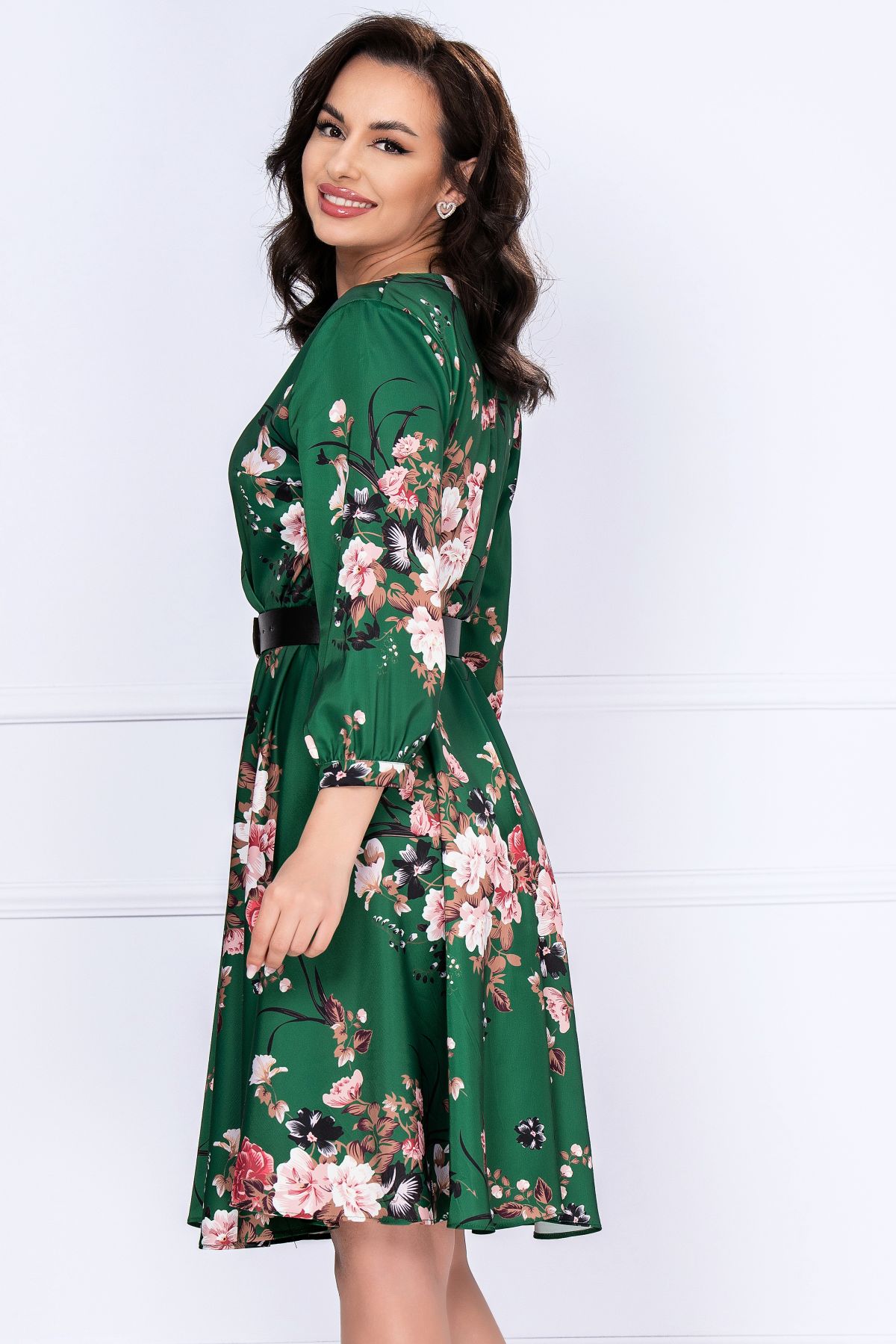 Poze Rochie din satin Venus in clos verde cu decolteu petrecut inpuff.ro