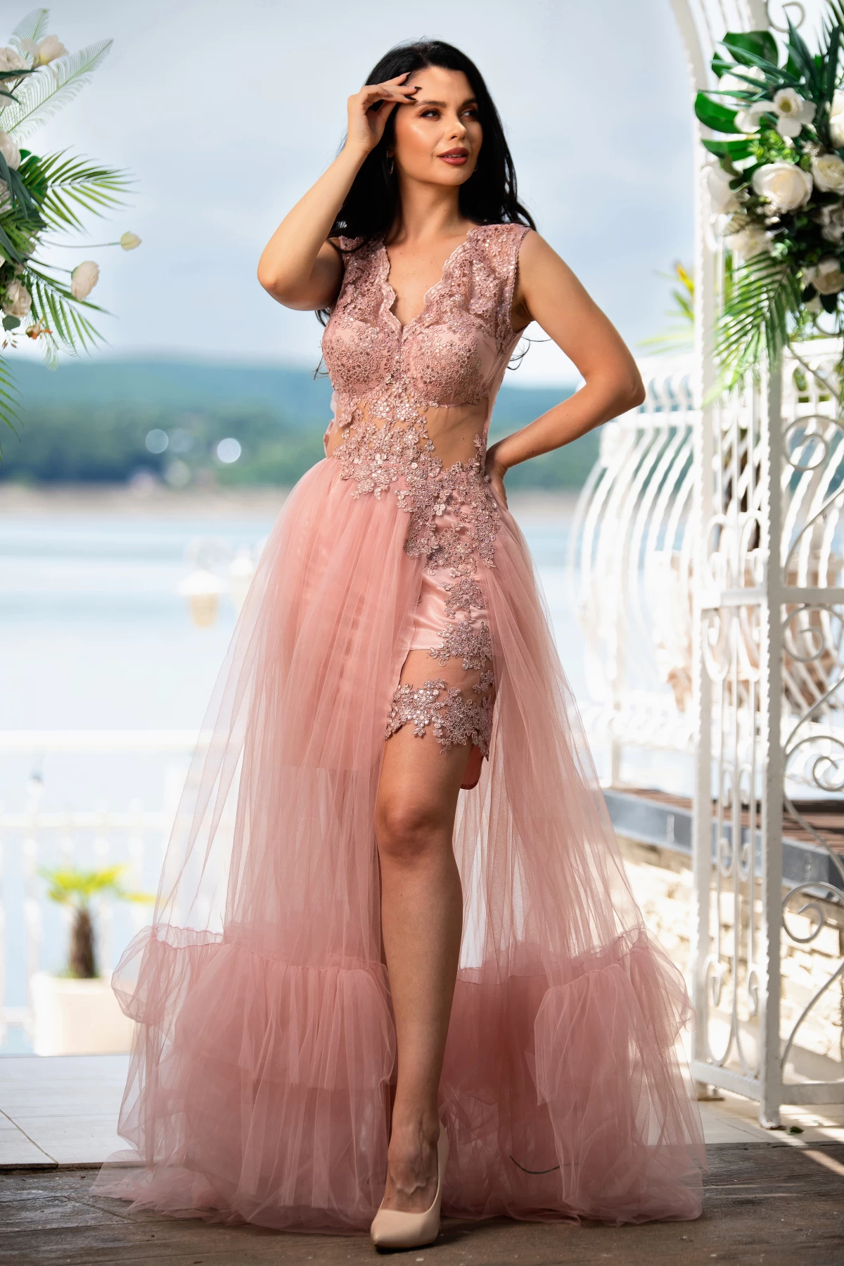 Rochie printesa Amaris roz cu dantela si tulle