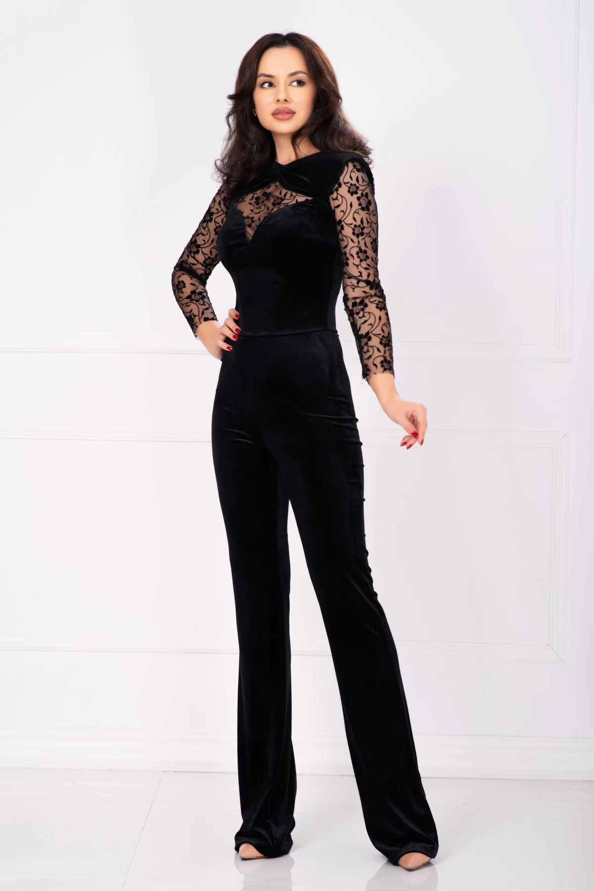Salopeta eleganta Deniss neagra din catifea cu insertii din tulle