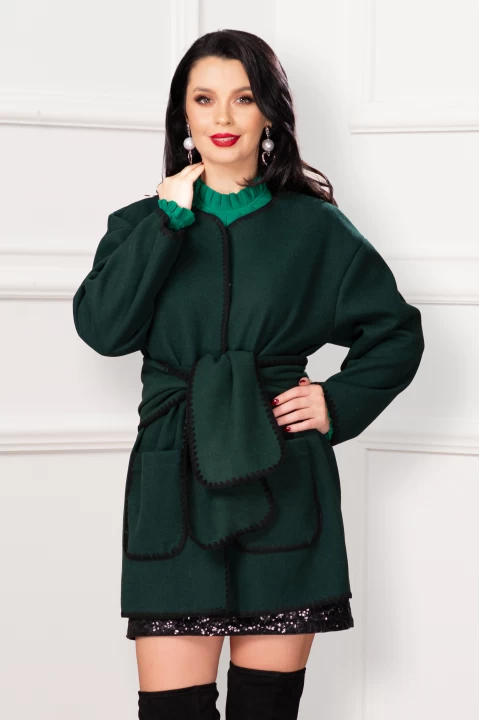 Jacheta verde eleganta conturata cu broderie neagra