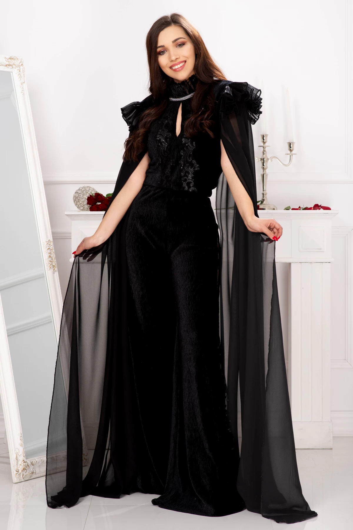 Bluza pretioasa din catifea Legendaria by Venezia cu maneci tip trena si volane la umeri