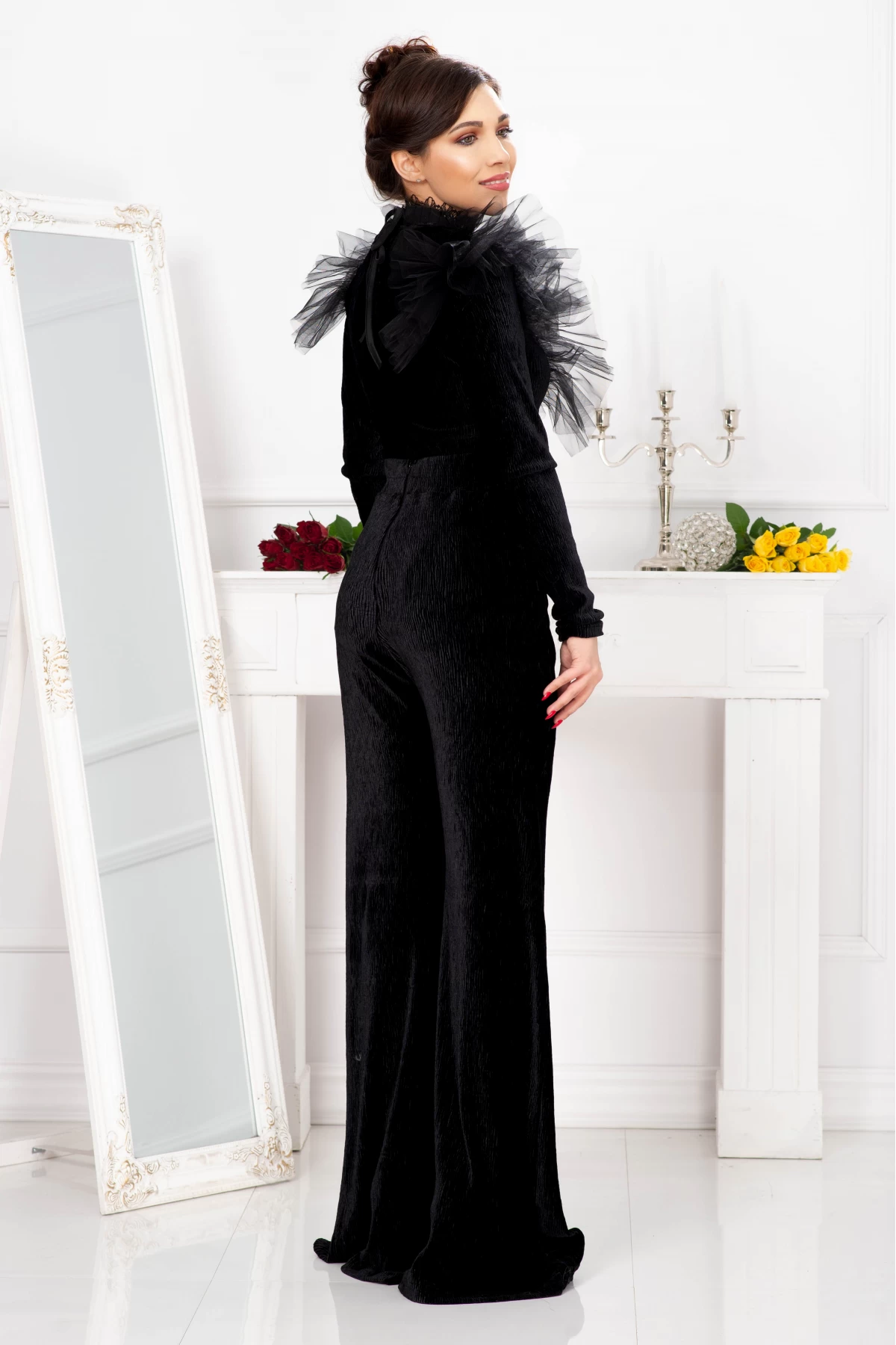 Bluza de ocazie eleganta din catifea cu aplicatii din dantela si volane din tulle