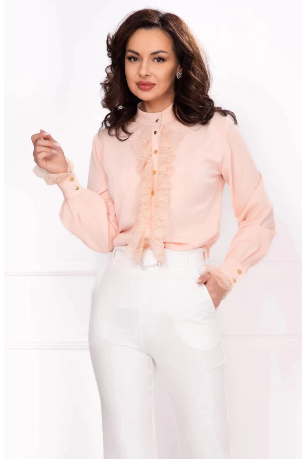 Bluza eleganta peach InPuff cu dantela delicata