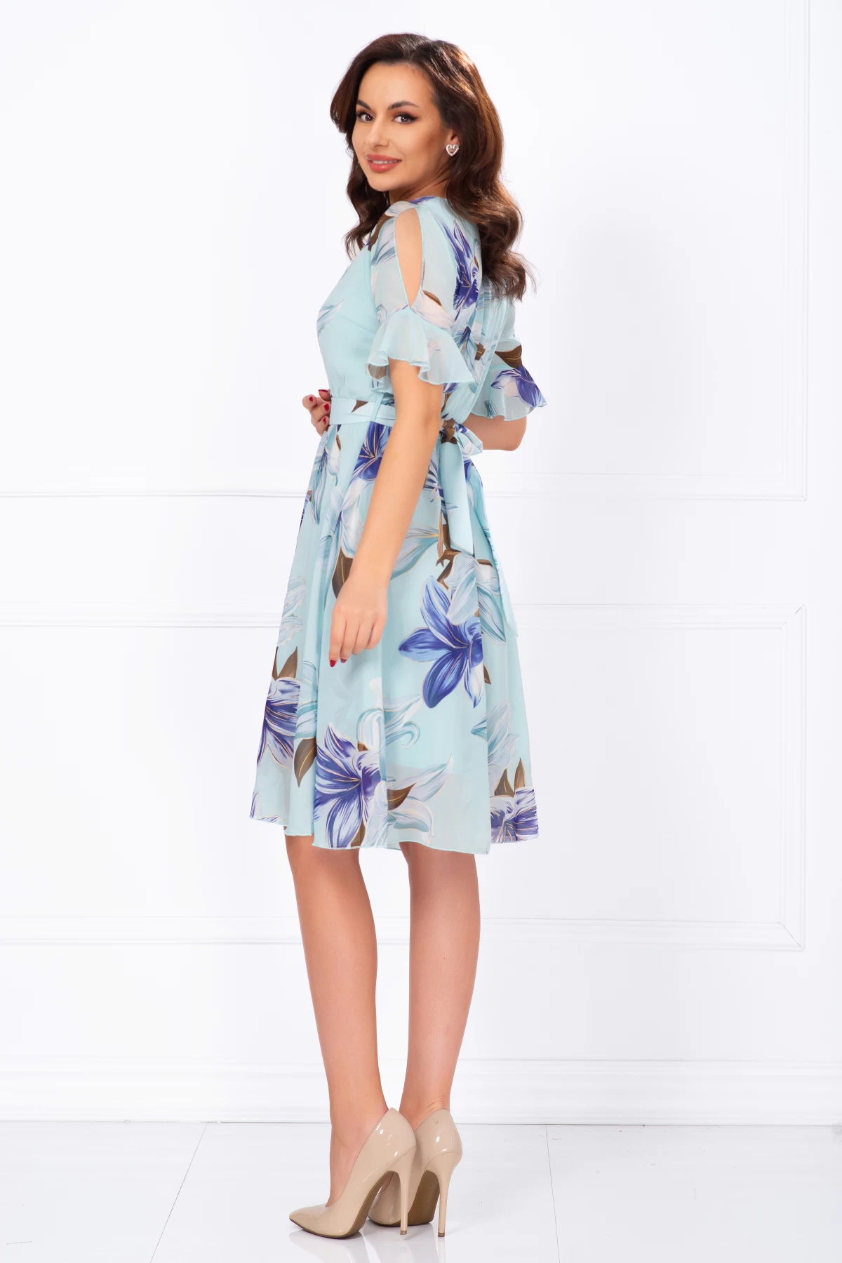 Rochie de zi din voal bleu in clos cu imprimeu floral