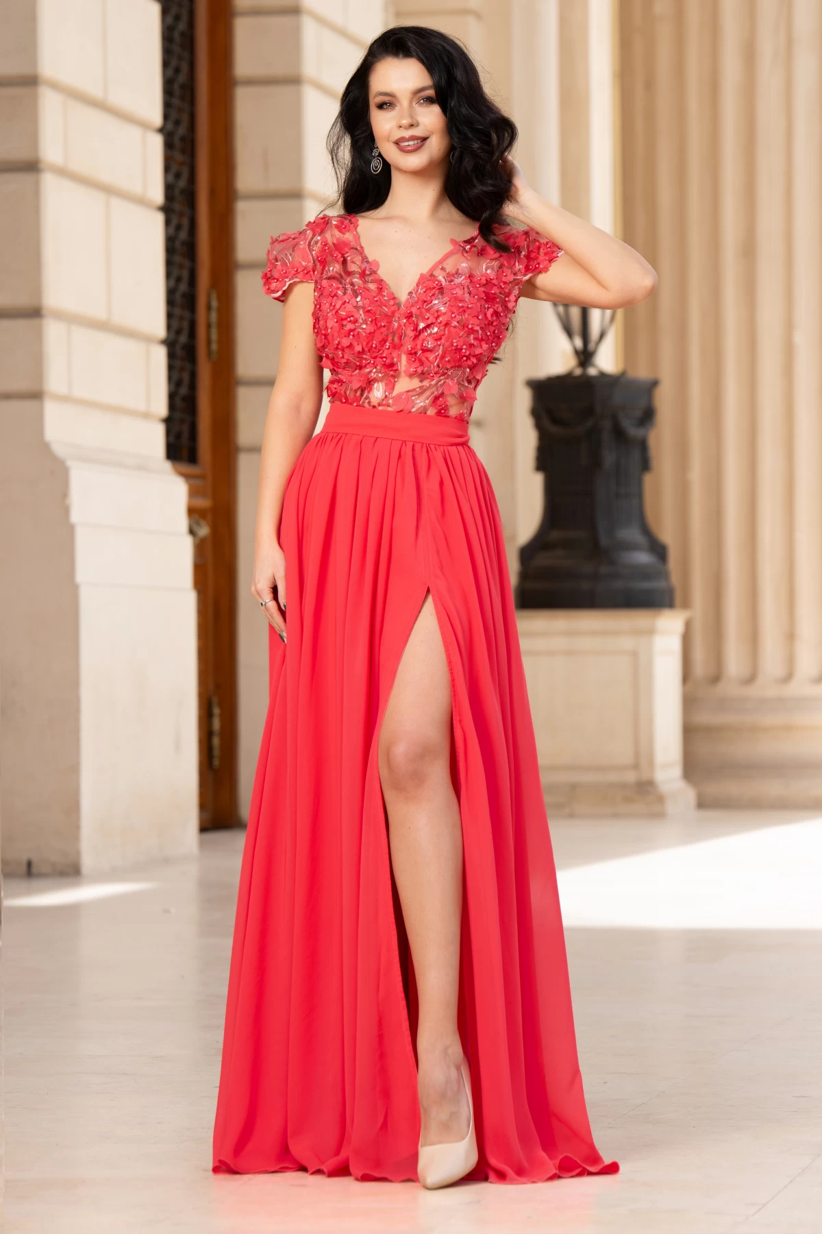 Rochie de seara Larissa coral din voal cu flori 3D