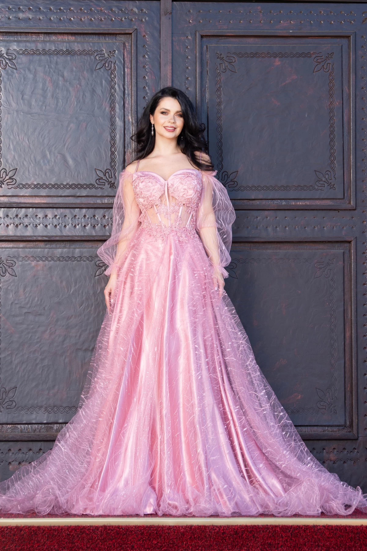 Rochie pretioasa rose Patrizia din tulle cu sclipici si margele