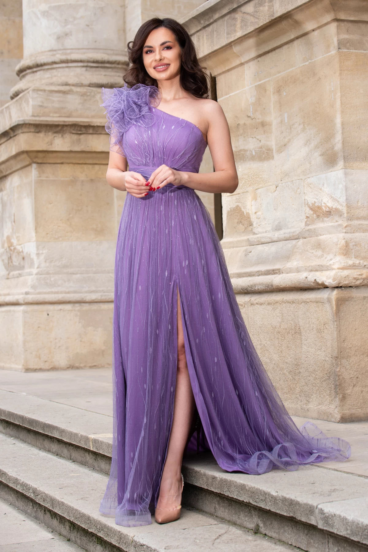 Rochie de seara mov lunga Clio din tulle brodat cu floare 3D pe umar