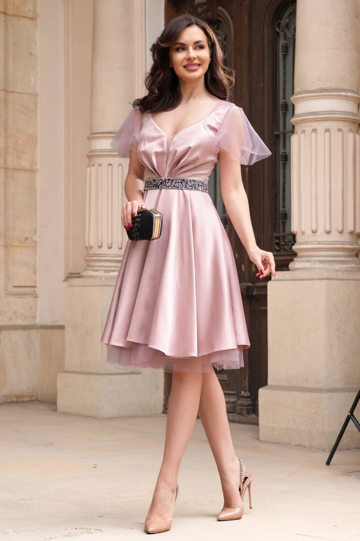 Rochie eleganta de zi roz Argentina in clos cu volane din tulle