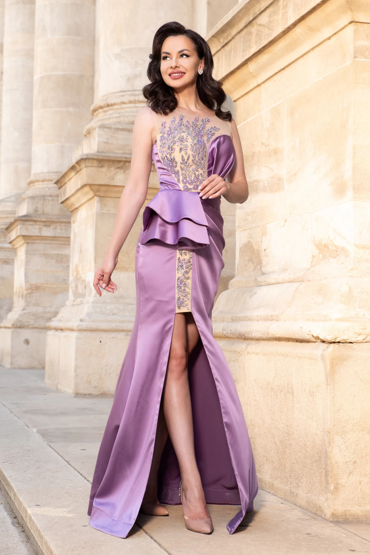 Rochie de seara lila Isis cu peplum si model pretios din margele si strassuri