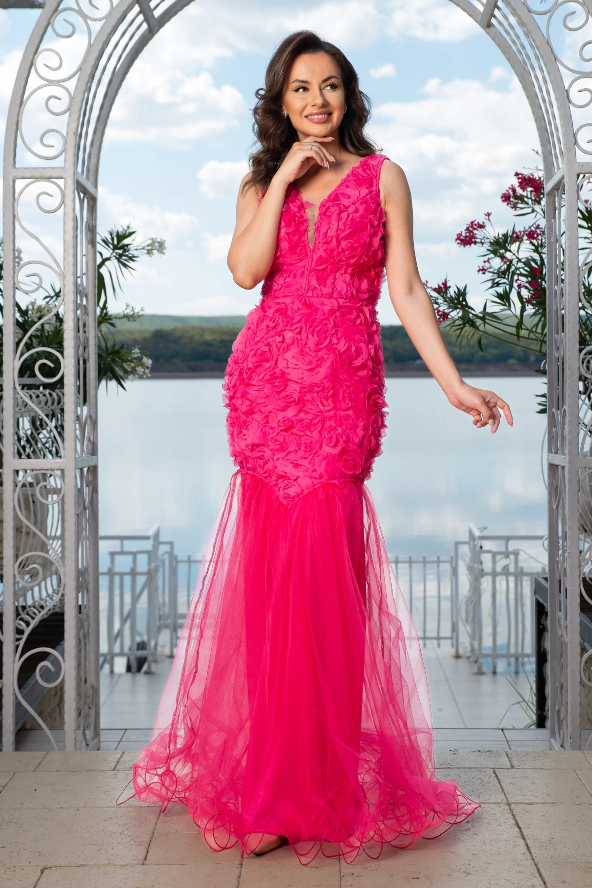Rochie de seara eleganta ciclame tip sirena Elvira cu trandafiri 3D