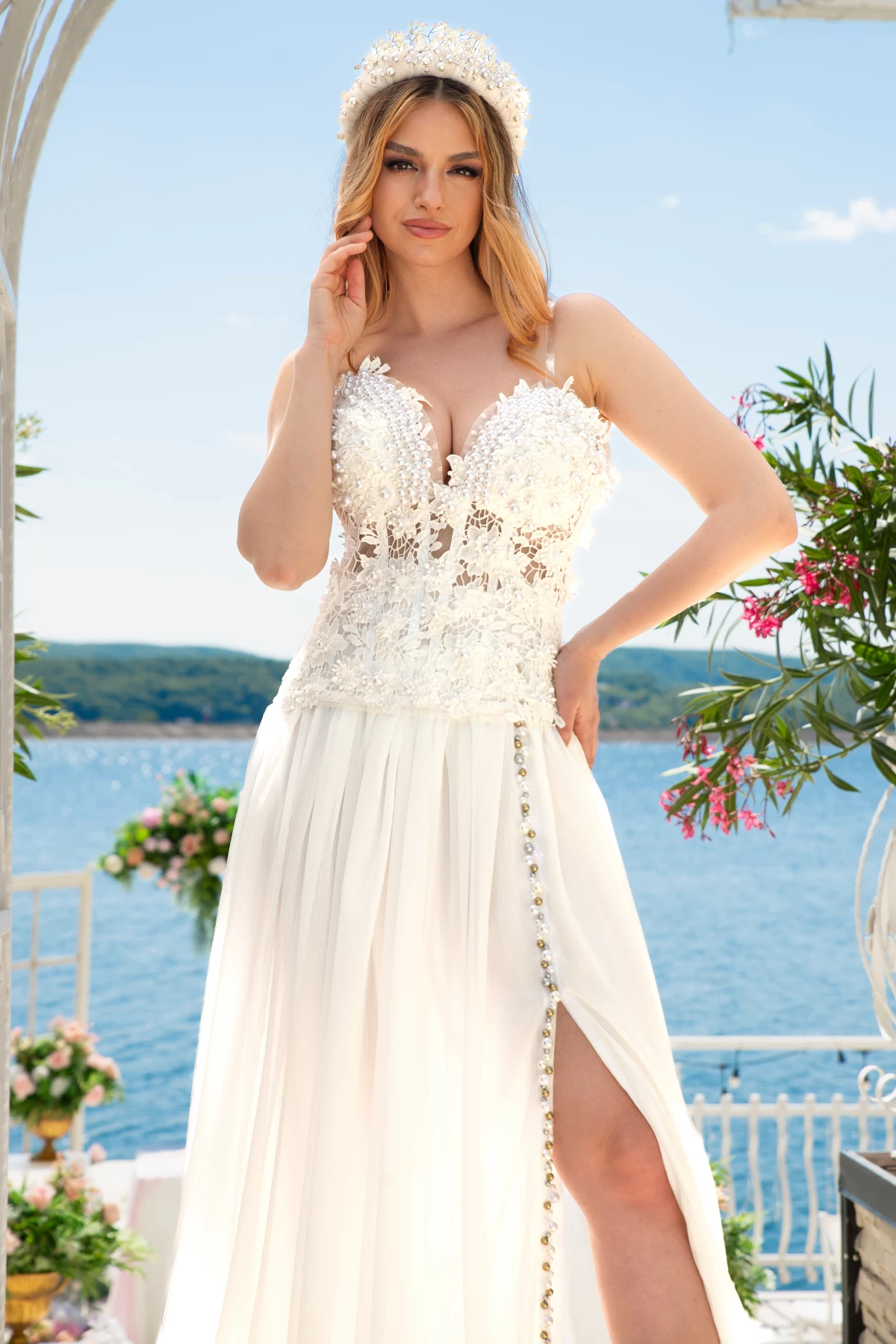 Corset alb Suflet de Inger cu perle albe si broderii fine