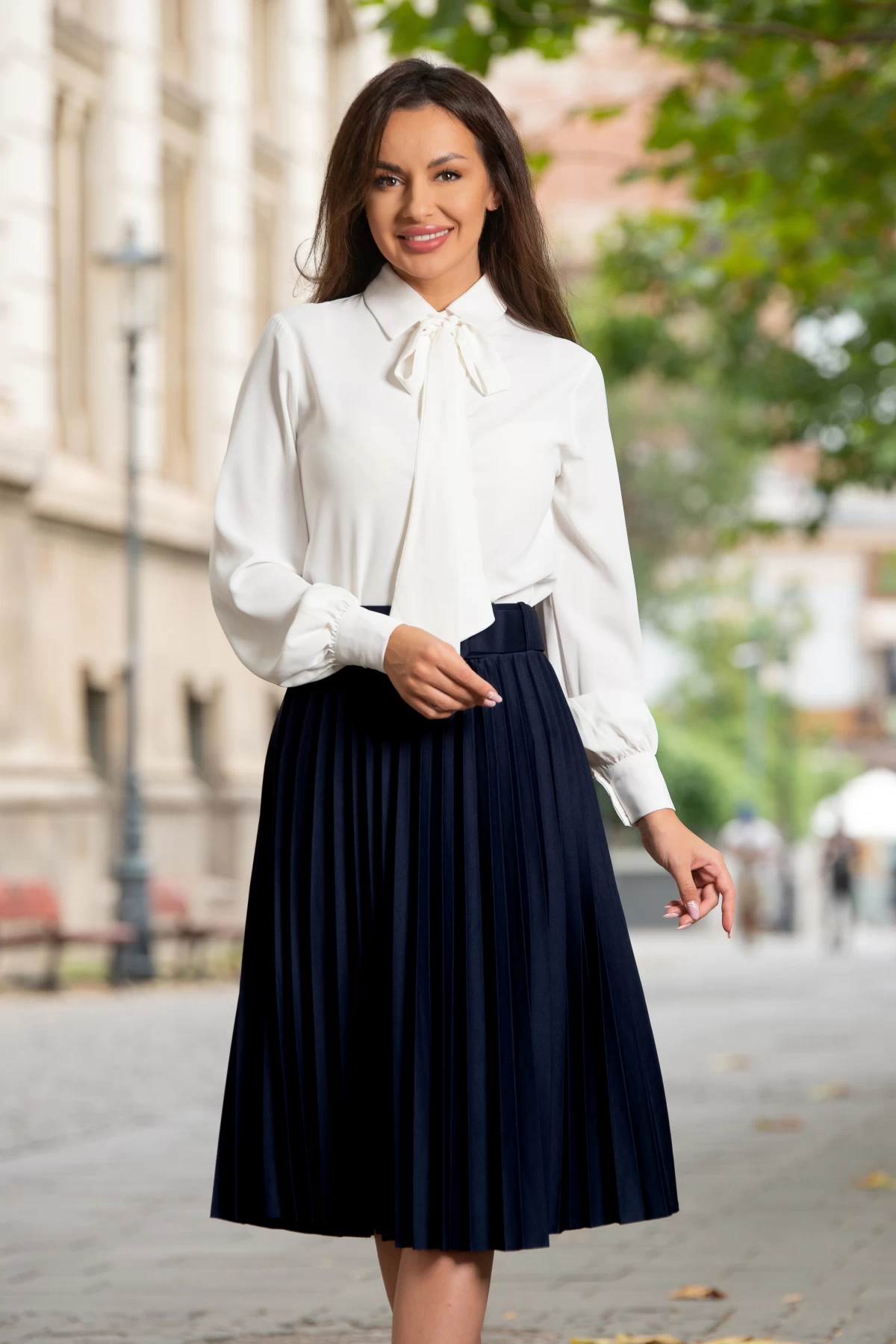 Bluza din voal ecru cu funda stilizata din panglica si mansete late