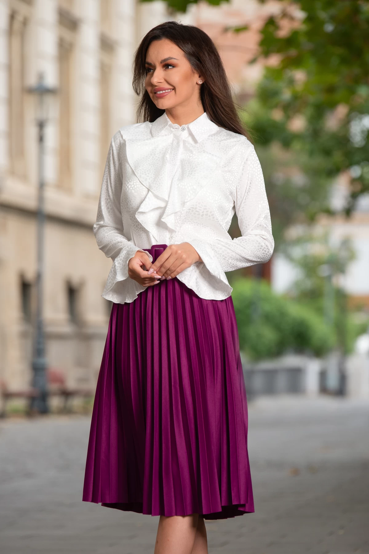 Bluza alba InPuff din jakard satinata cu jabou